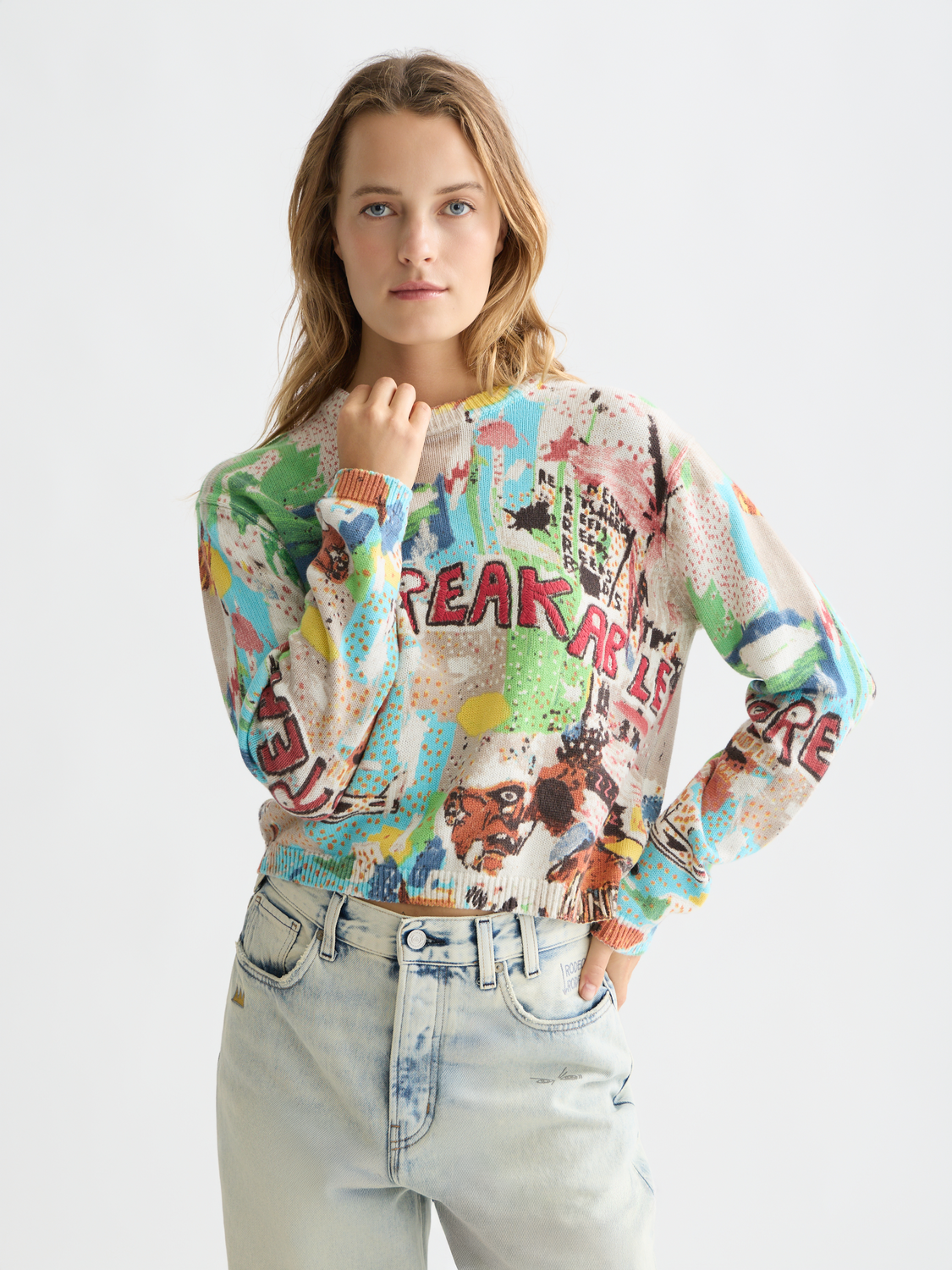 SCOTCH & SODA S&S x Basquiat printed pullover knitwear featuring bold Basquiat artwork on soft fabric.