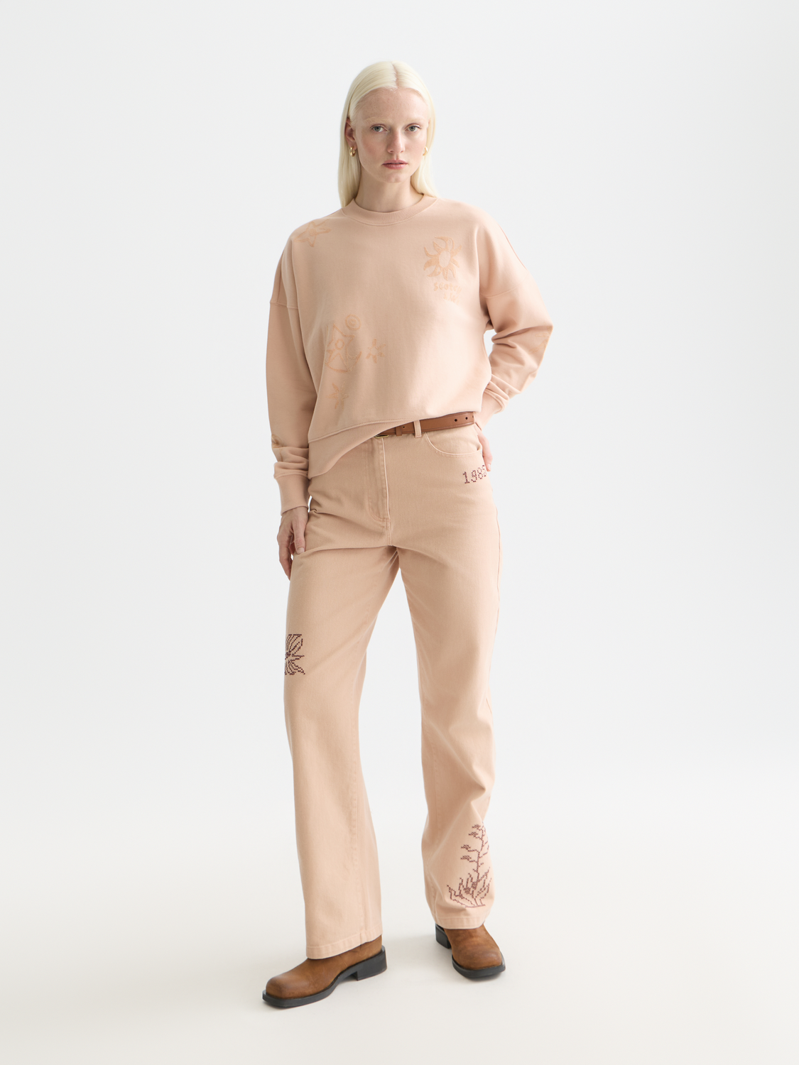 SCOTCH & SODA sweatshirt with flock print in a classic crewneck design