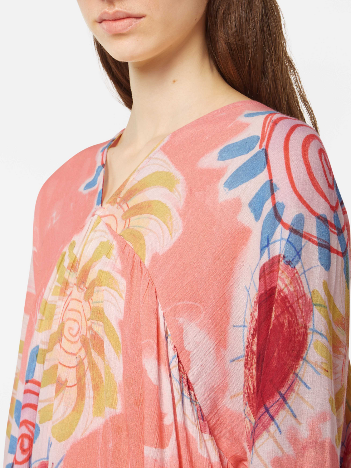 Scotch & Soda crinkle maxi dress featuring a flowing silhouette, lightweight fabric, and elegant design displayed on a model.