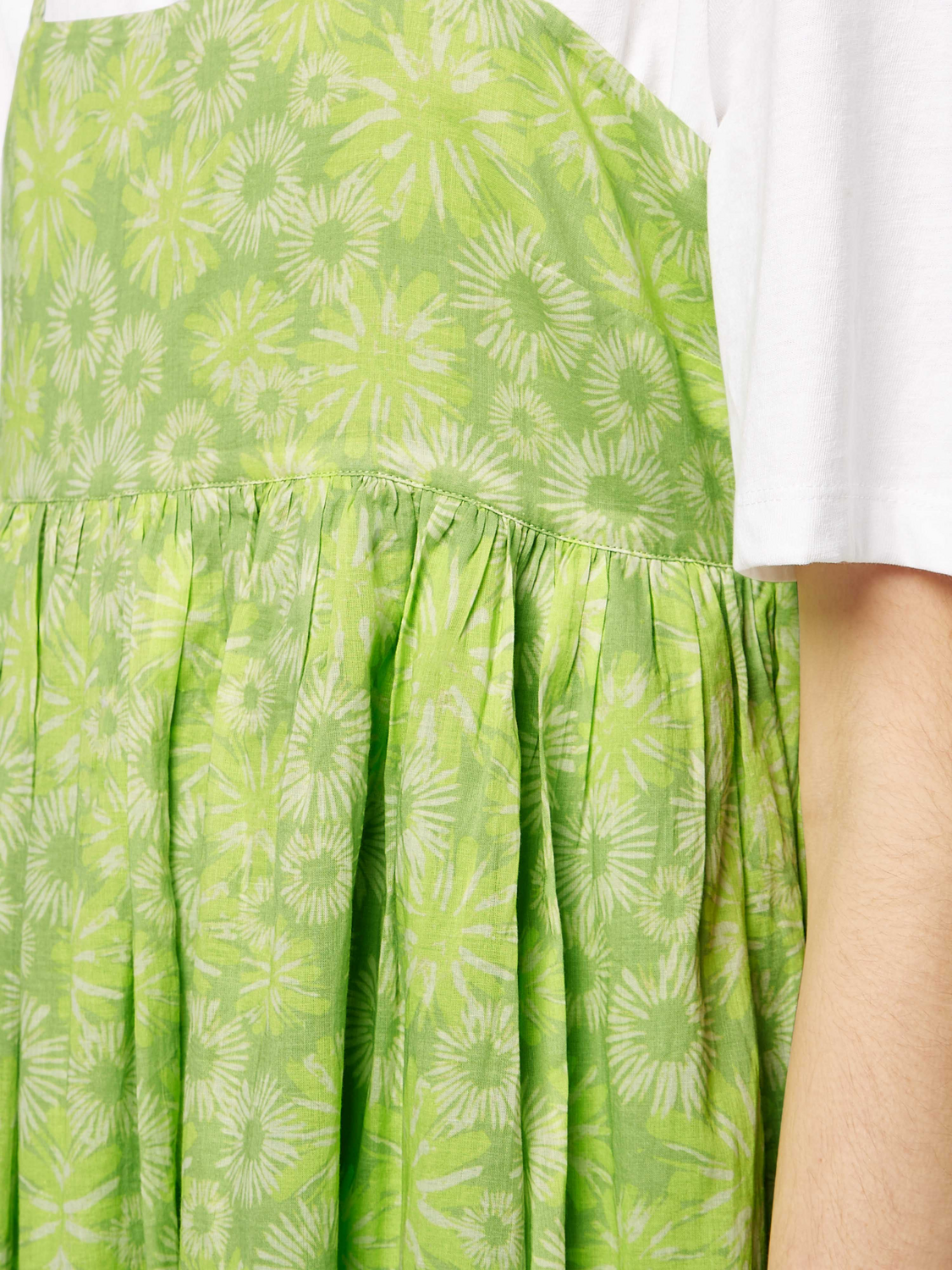Elegant Scotch & Soda maxi dress with a flowing silhouette, featuring a floral pattern and sleeveless design.
