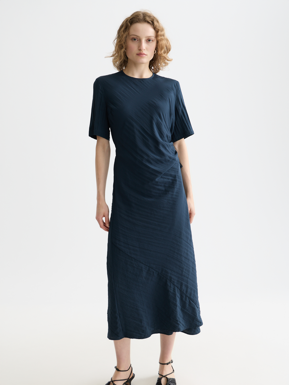 SCOTCH & SODA tie wrap dress in a flattering silhouette with adjustable waist tie details