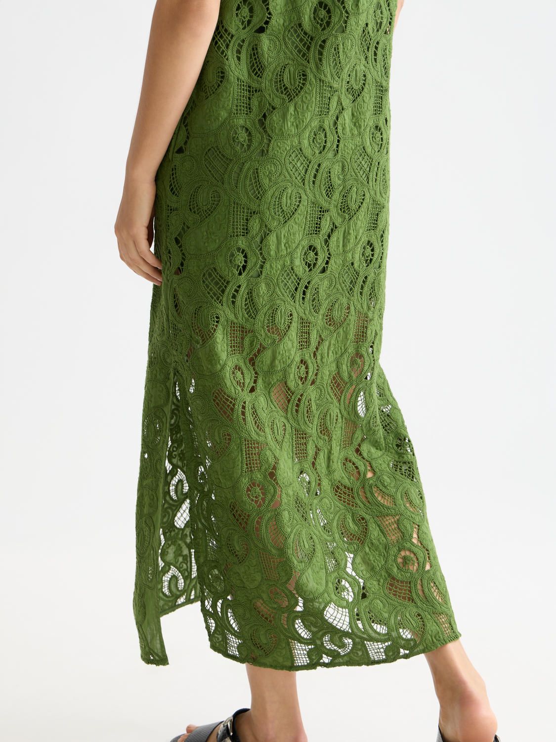 Embroidered midi dress by SCOTCH & SODA featuring intricate embroidery, fitted waist, and flowing fabric.