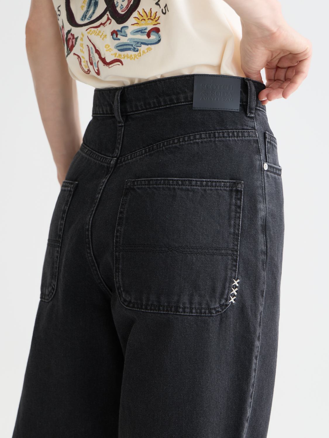 SCOTCH & SODA Raine wide leg fit jeans in denim, shown from the front