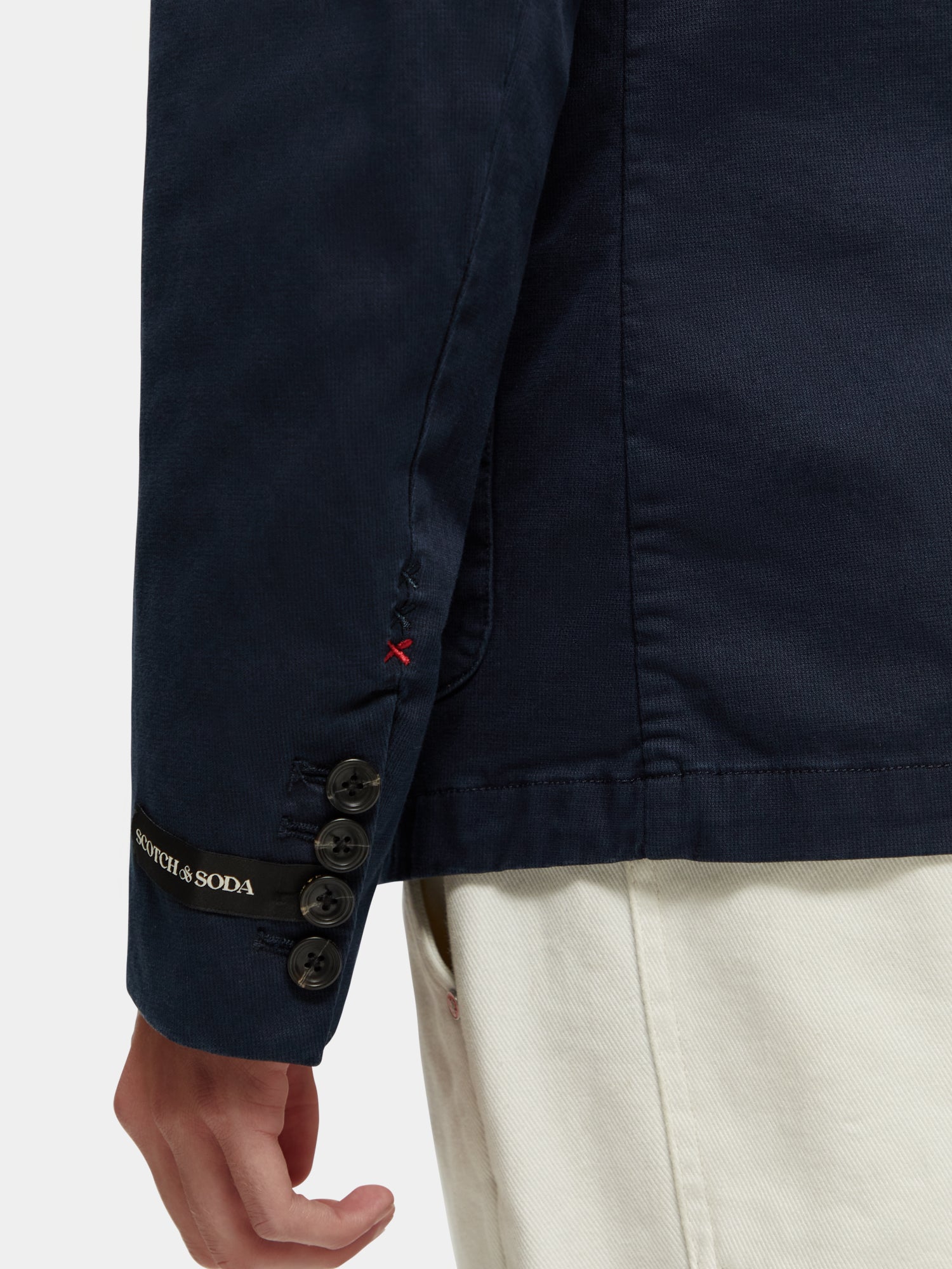 Structured cotton-blend blazer by Scotch & Soda, garment-dyed in a classic, tailored fit with lapel collar and front buttons.
