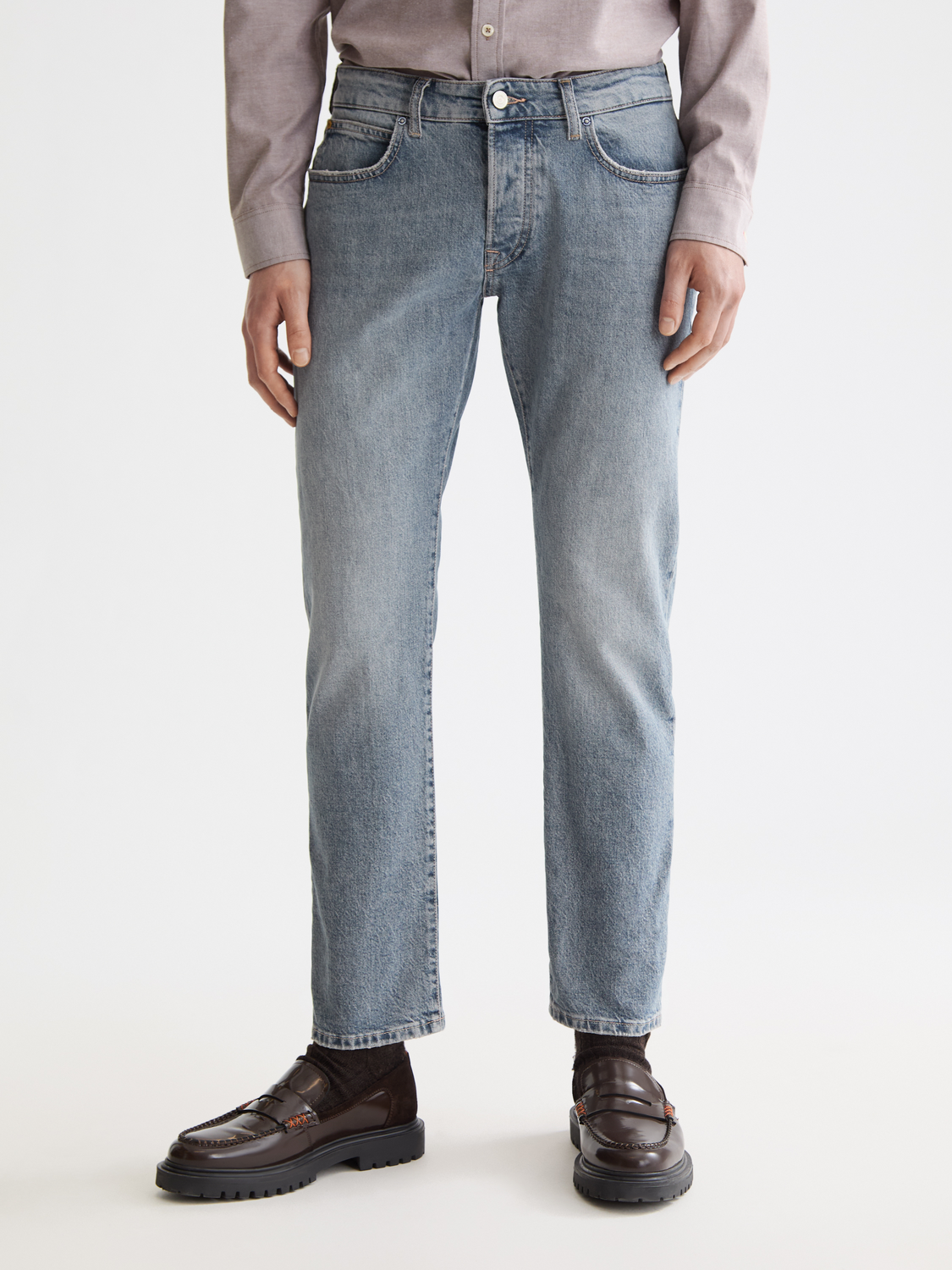 SCOTCH & SODA Zee straight-fit denim jeans, front view showing classic five-pocket design and light blue wash.