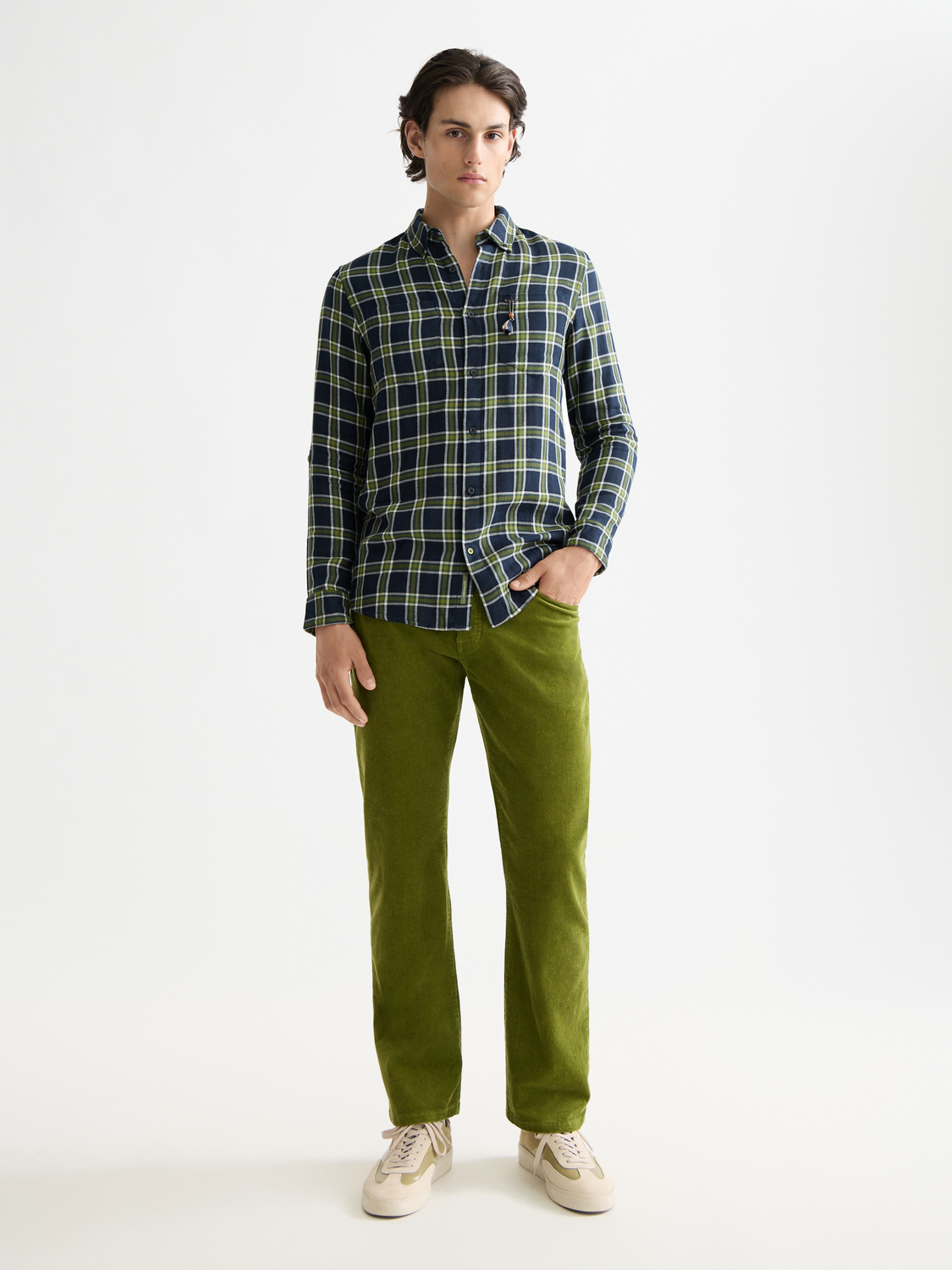 SCOTCH & SODA Zee straight-fit pants in neutral fabric, front view showing classic style and tailored fit.