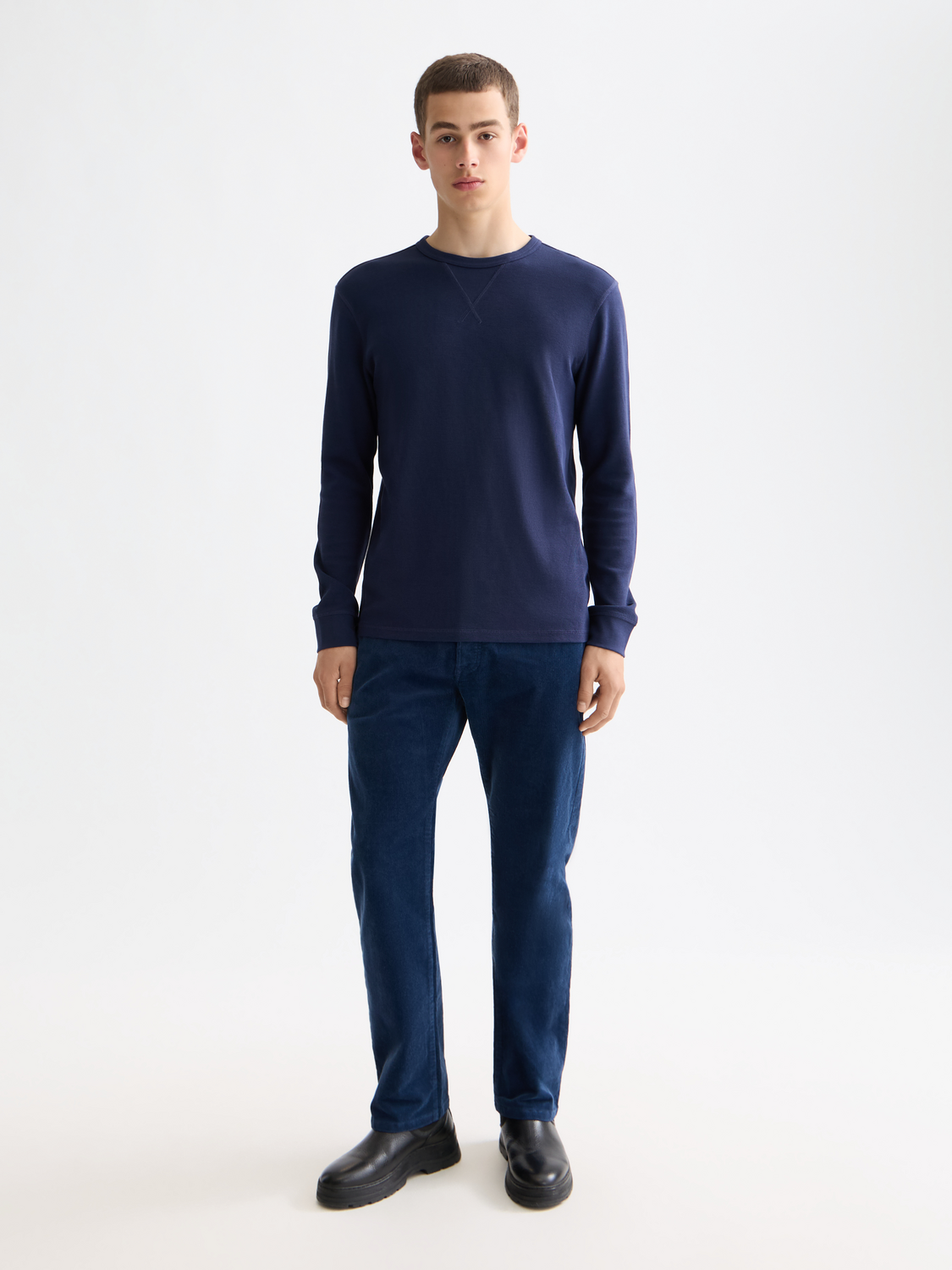 Scotch & Soda Zee straight-fit pants in neutral color, front view showing tailored style and clean design.