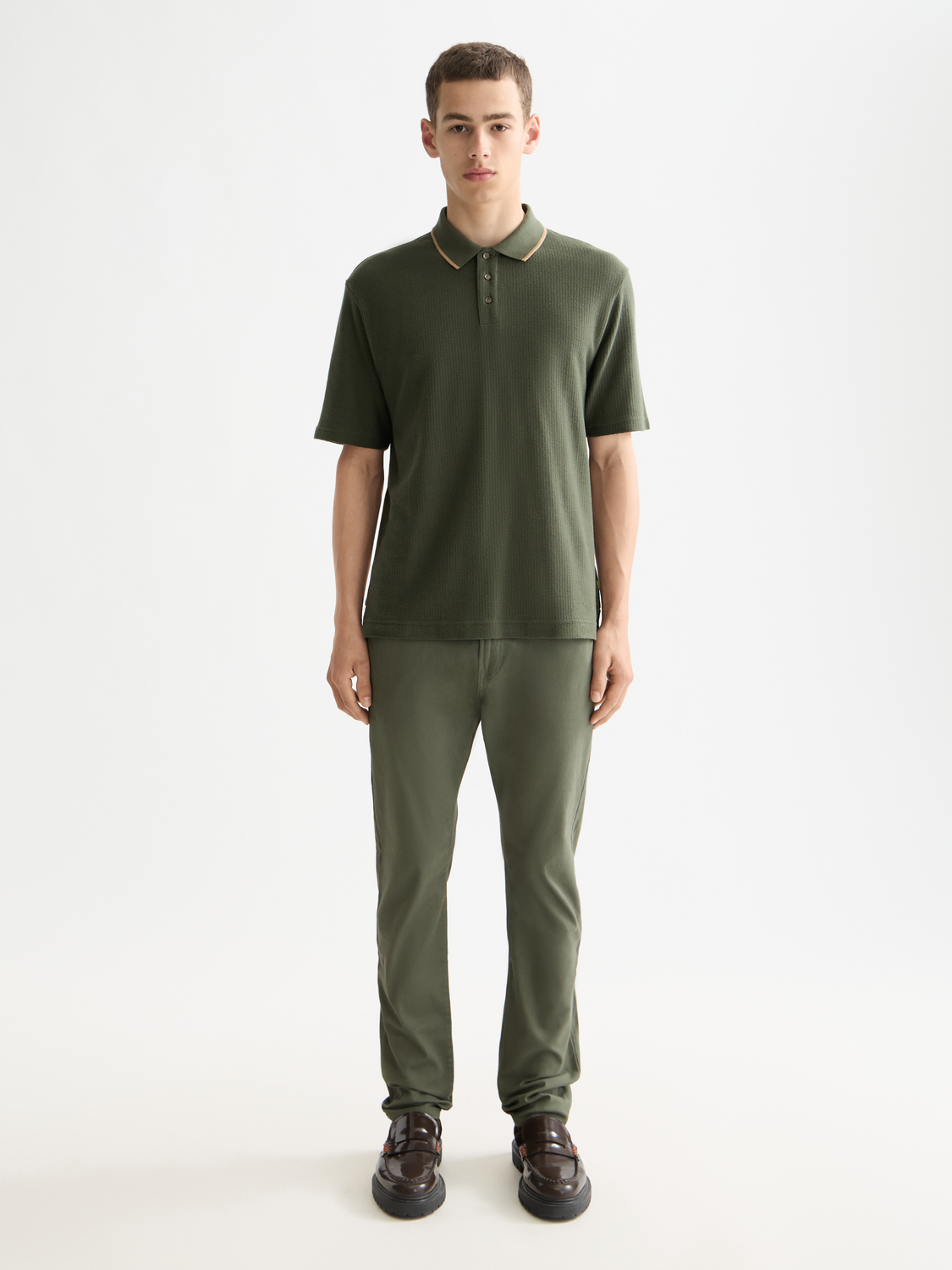 Scotch & Soda Ralston slim-fit 5-pocket pants in dark denim, front view showing tailored fit and classic pocket design.