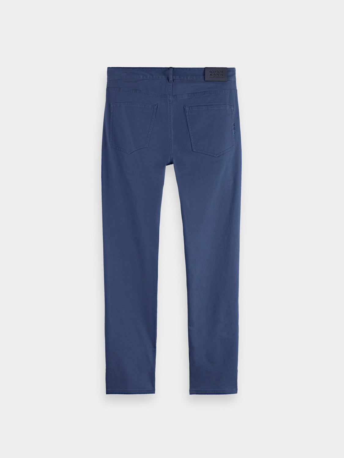 Black Ralston slim-fit 5-pocket pants by Scotch & Soda, shown with a close-up of the fabric and pocket details.