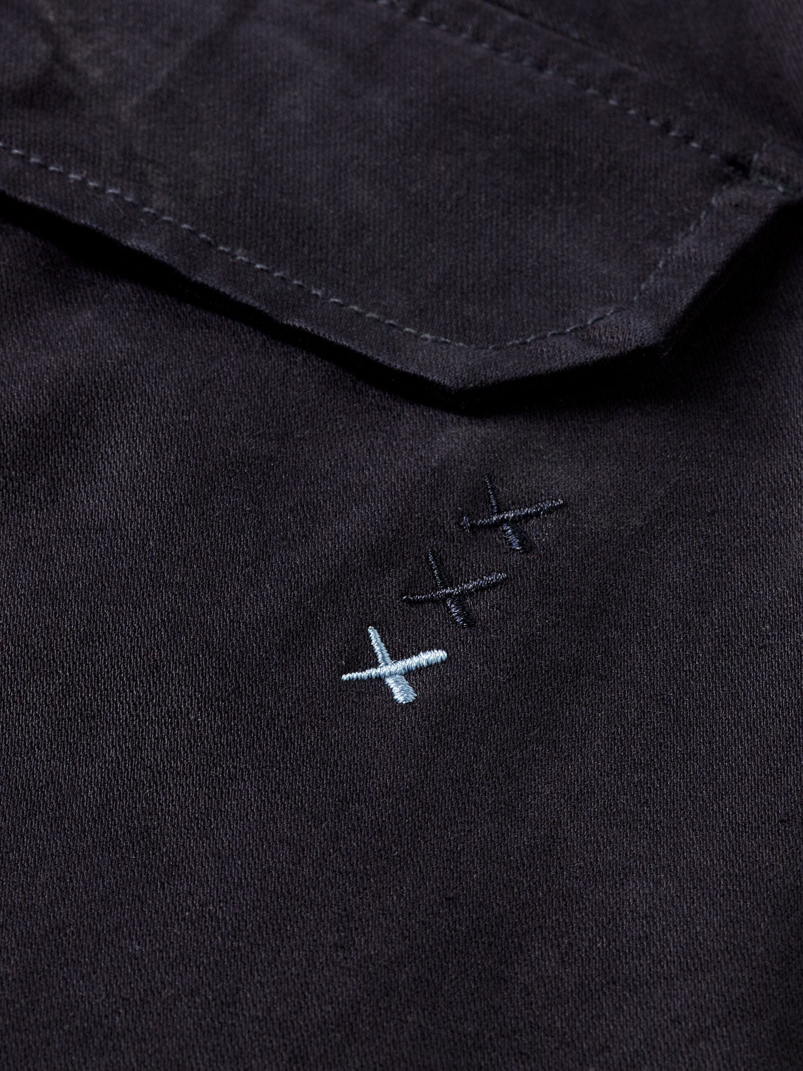SCOTCH & SODA Harper cargo pants with multiple pockets and relaxed fit, shown in a neutral fabric and casual style.