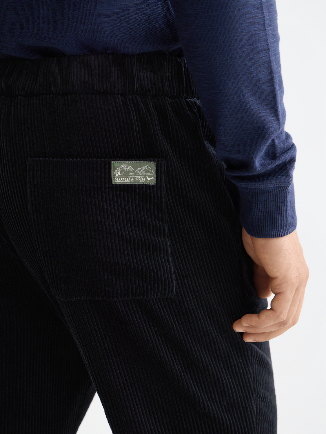 Dark gray Fave joggers by Scotch & Soda, made of soft fabric, featuring a relaxed fit and elastic waistband.