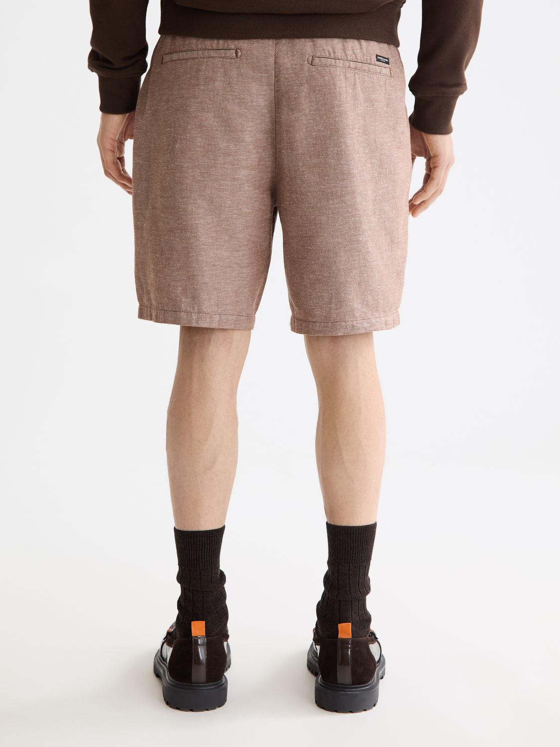 SCOTCH & SODA Fave cotton-linen shorts, beige color, back view showing relaxed fit and lightweight fabric.