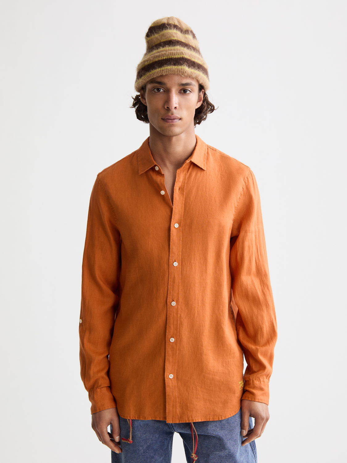 Long-sleeve Scotch & Soda linen shirt with a classic collar and button-up front, displayed on a white background.