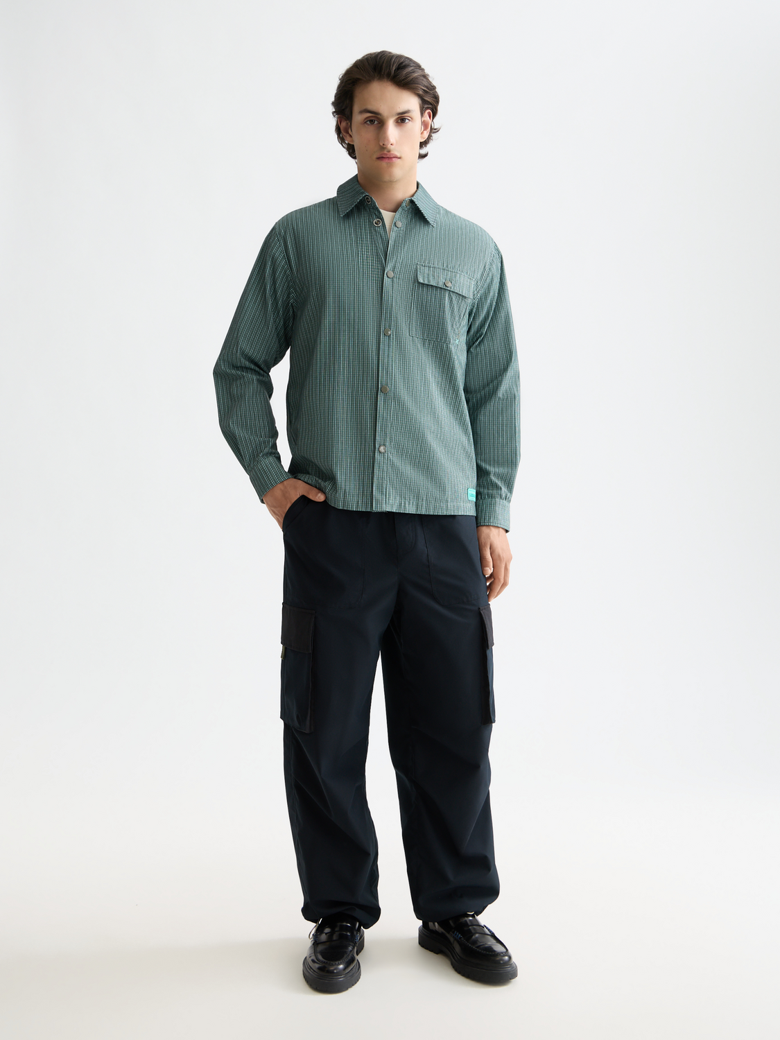 Long sleeve structured shirt from Scotch & Soda, featuring a tailored fit and classic design in a versatile fabric.