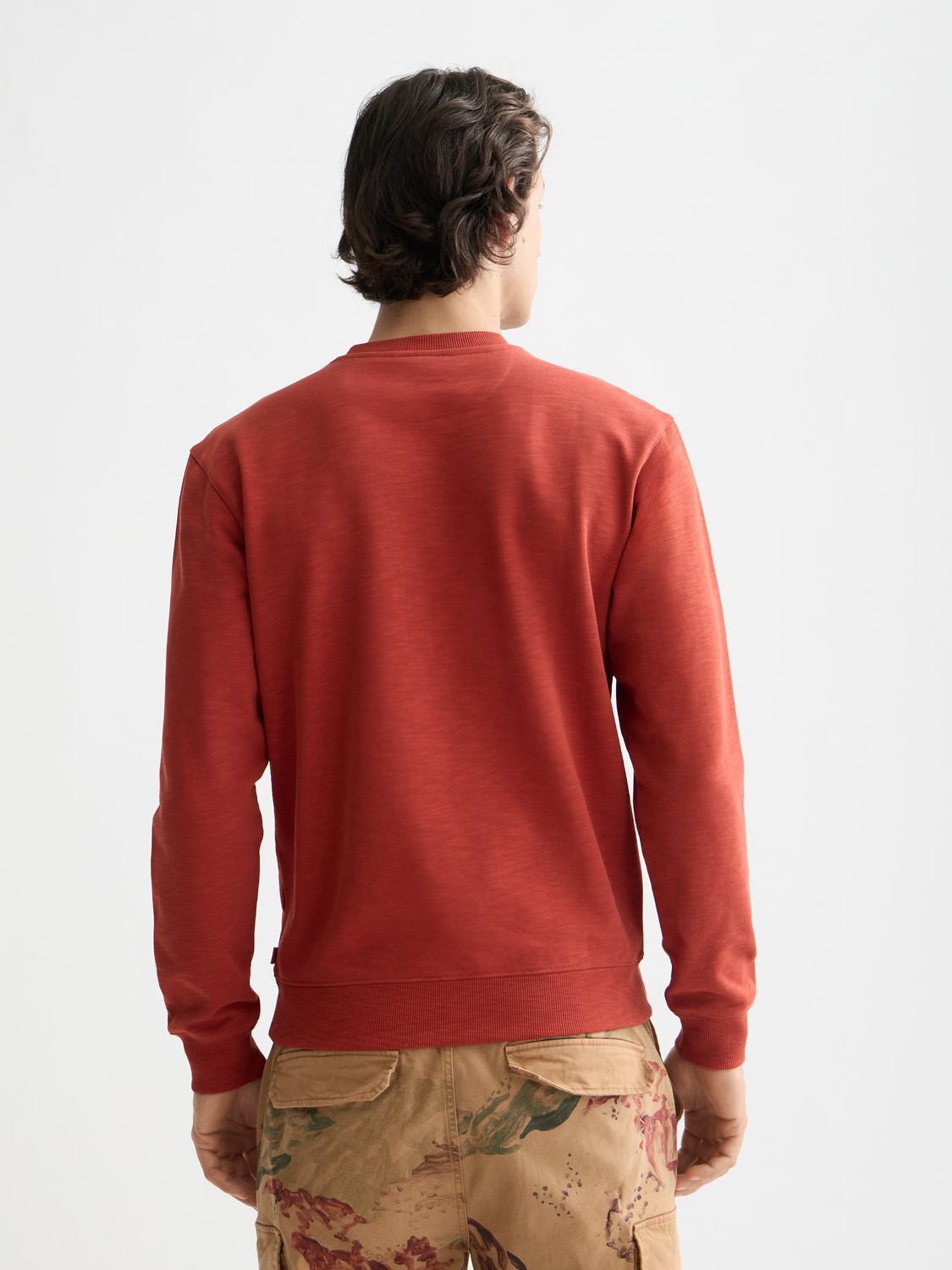 SCOTCH & SODA chest logo sweatshirt, black sweats with front logo design, casual and comfortable streetwear style.
