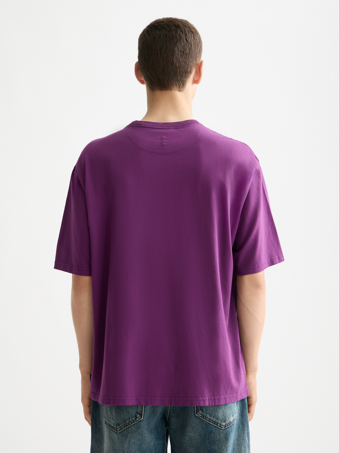 Scarlet garment-dyed SCOTCH & SODA short sleeve T-shirt with a relaxed fit, shown from the back.