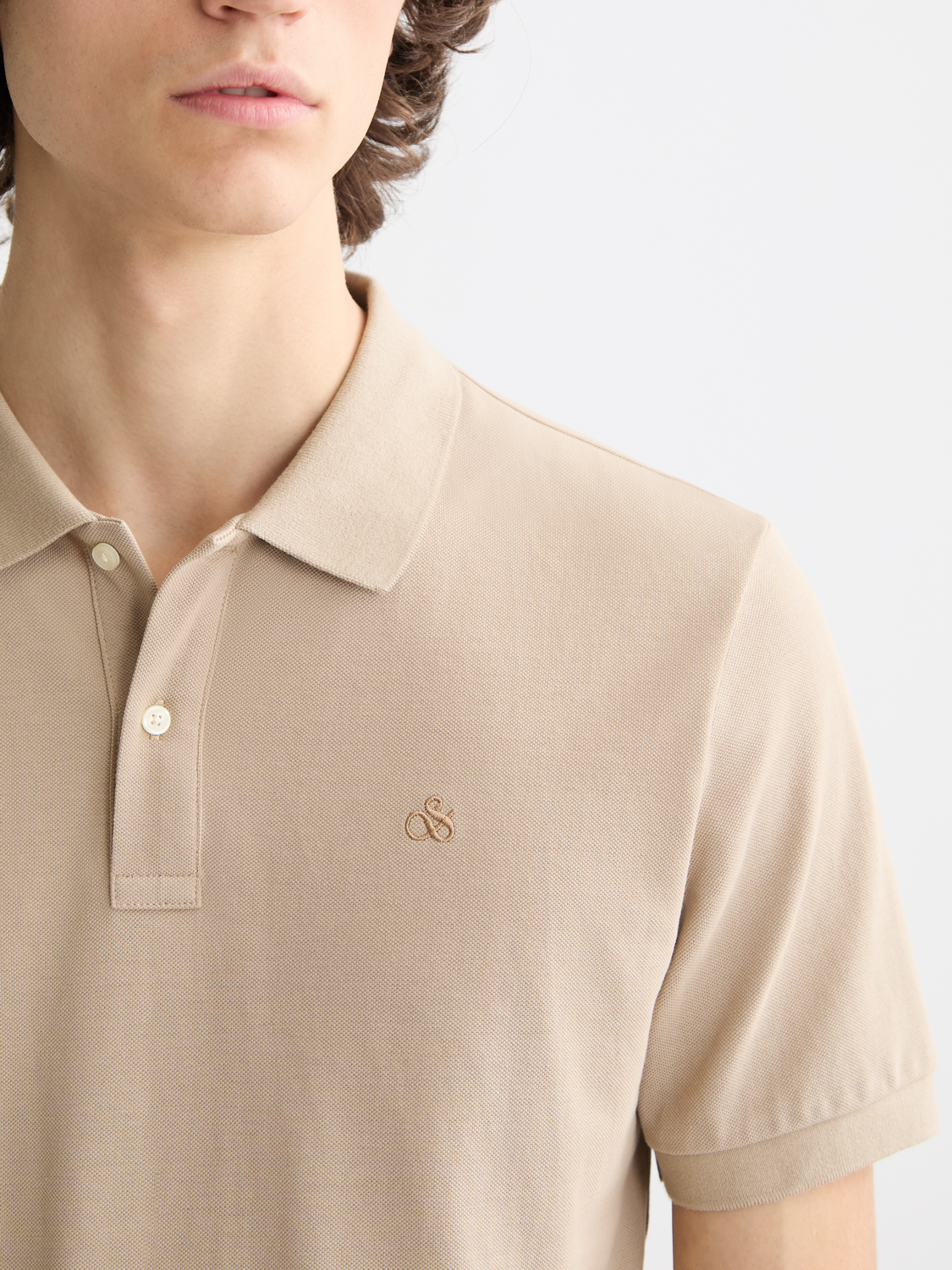 Regular-fit Scotch & Soda polo shirt in a classic style, featuring a collar and short sleeves.