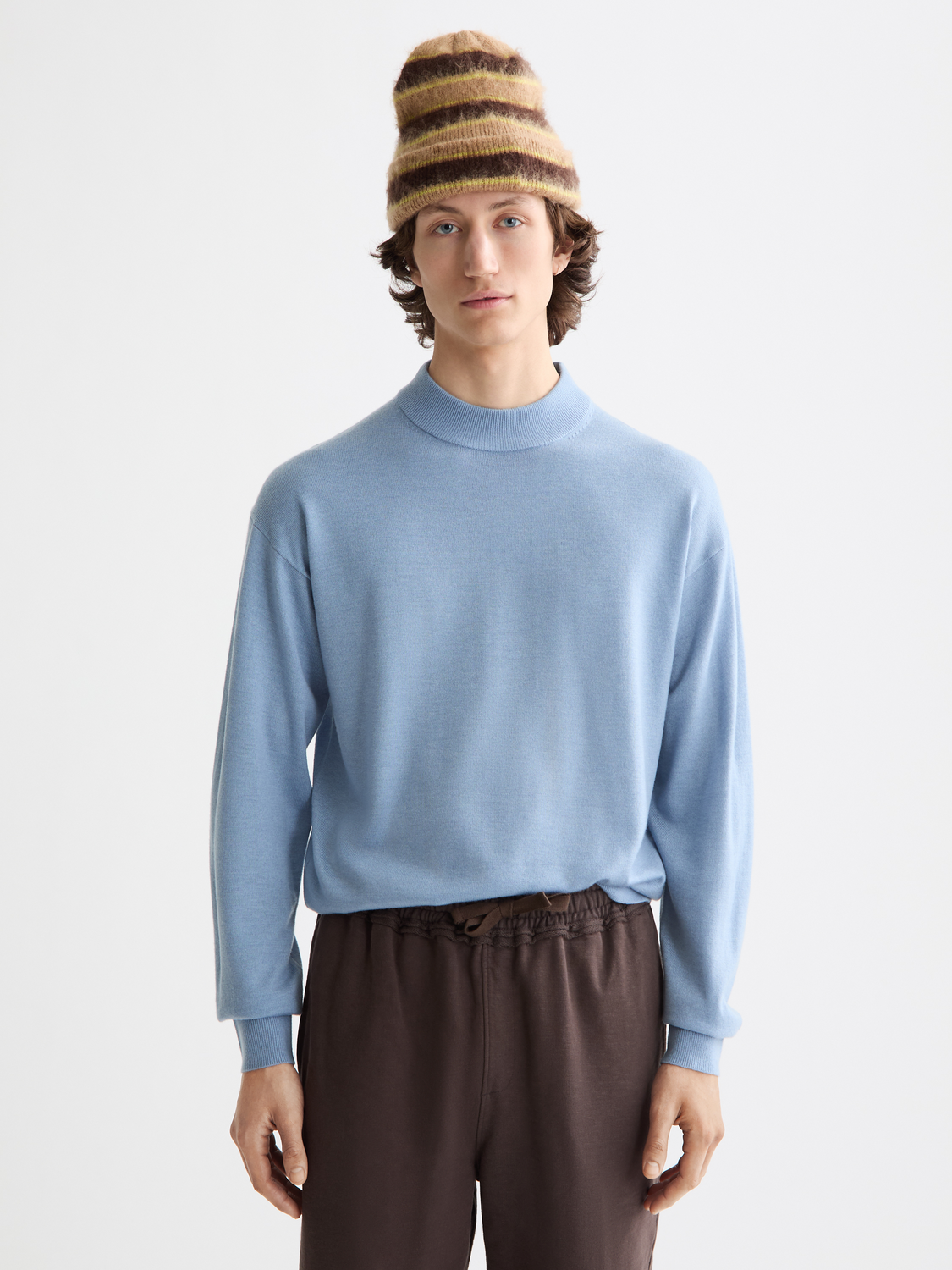 SCOTCH & SODA knitwear mock neck pullover in a cozy textured fabric, featuring a classic fit and ribbed collar.