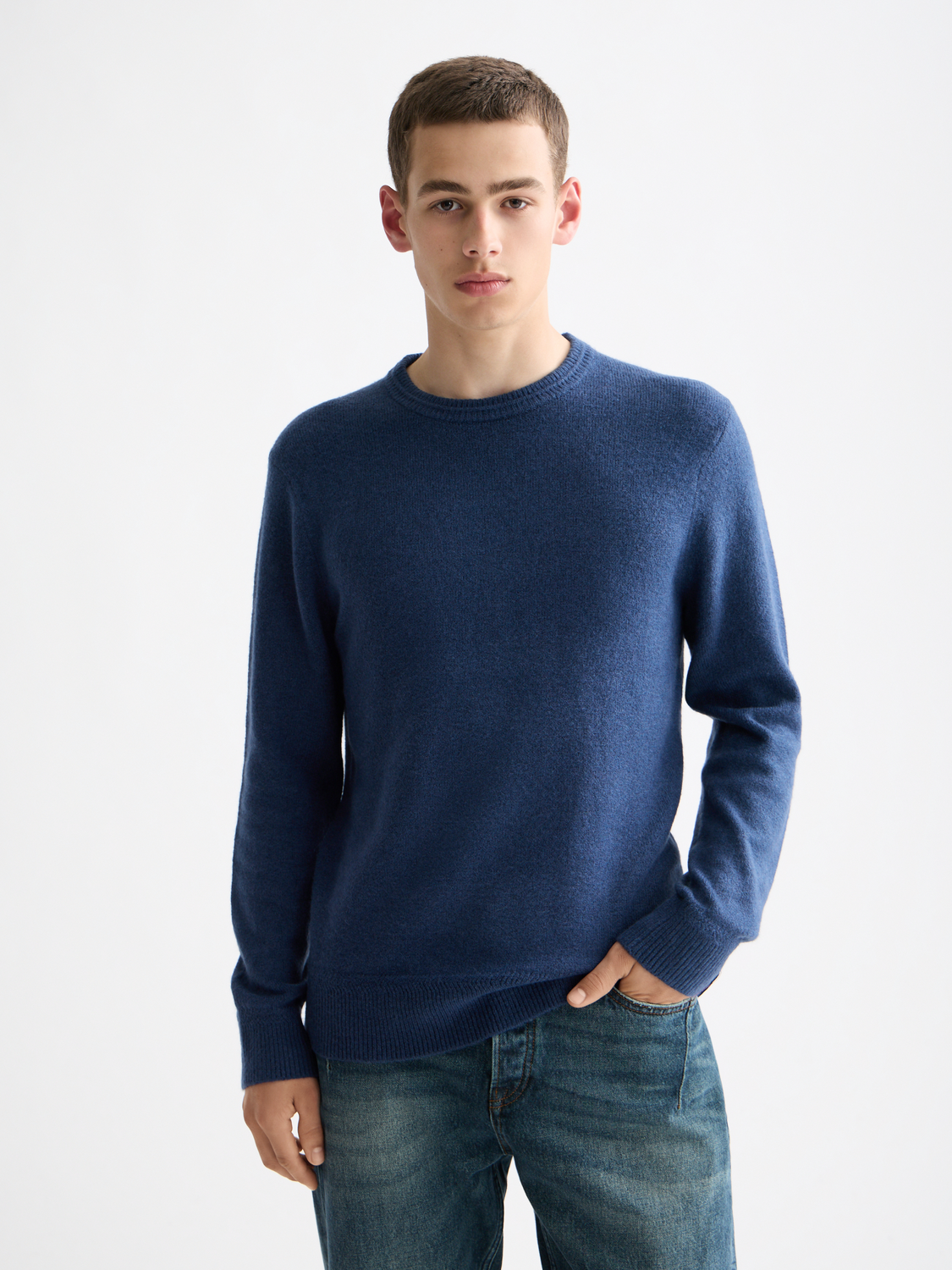 Soft knit pullover from Scotch & Soda, featuring a cozy knitwear design in a neutral color.