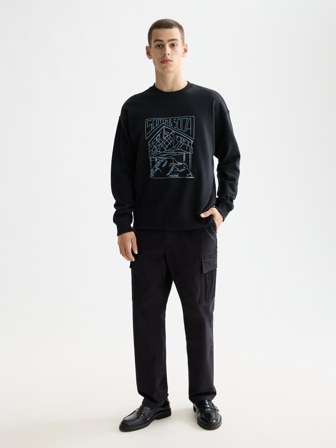 SCOTCH & SODA chest logo sweatshirt, men's gray sweats with front logo design, soft cotton fabric, casual streetwear style