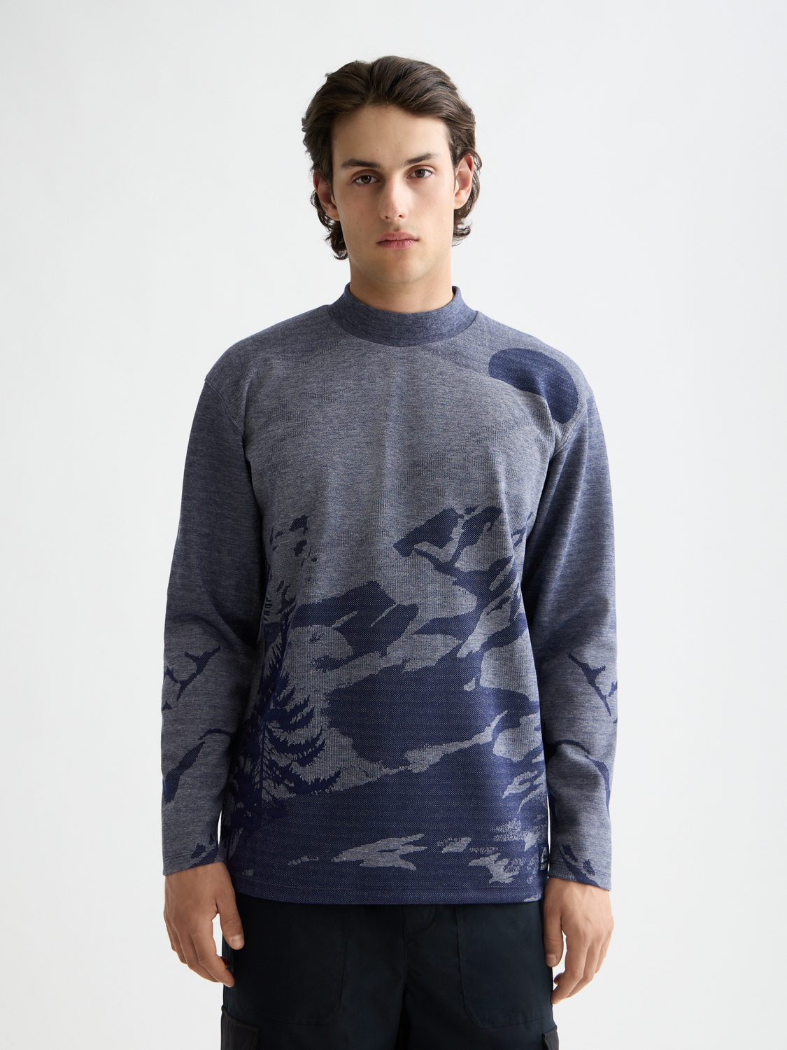 Scotch & Soda jacquard knit sweats with a textured pattern, featuring a comfortable fit and stylish design.