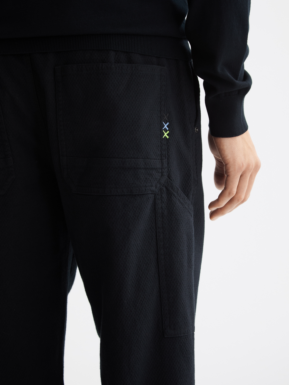 Scotch & Soda Verve straight-fit pants in neutral fabric, featuring a classic design and front pockets.