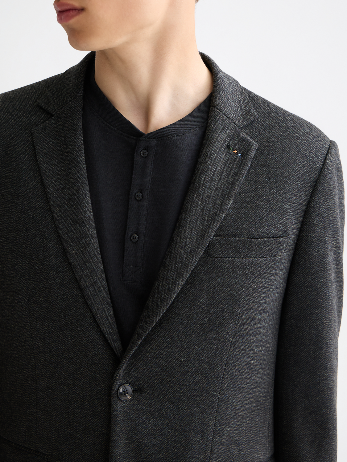Tailored Scotch & Soda jersey blazer with classic fit, featuring structured shoulders and lapels on a neutral background.