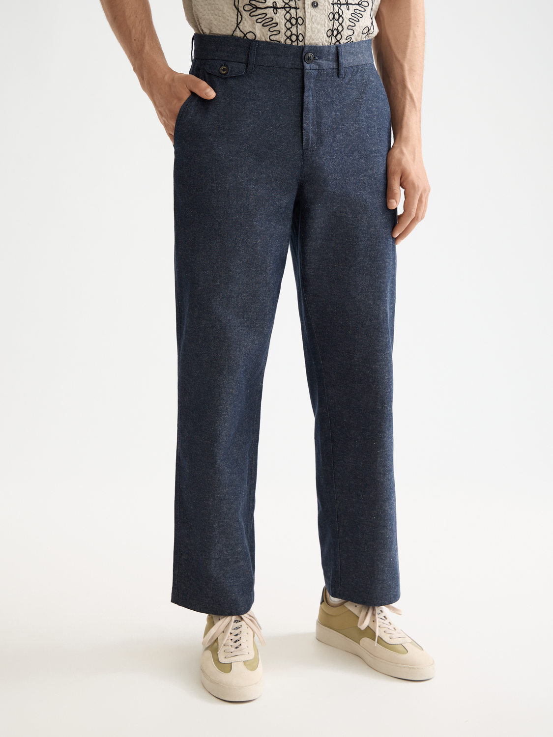 SCOTCH & SODA Otis straight-fit chinos pants in a neutral color, displayed flat showing front view and waistband details.