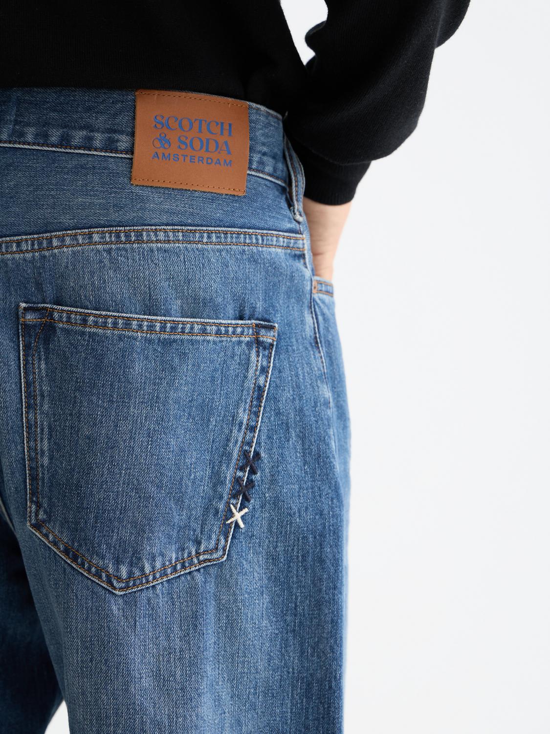 Loose-fit denim jeans by Scotch & Soda with a relaxed silhouette and classic five-pocket design.