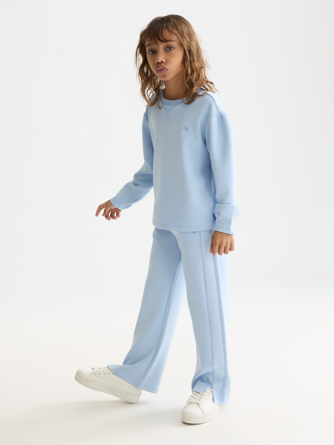 Kids' Scotch & Soda logo sweatshirt, cozy sweatshirt with brand logo on front, in a comfortable kids' clothing style.