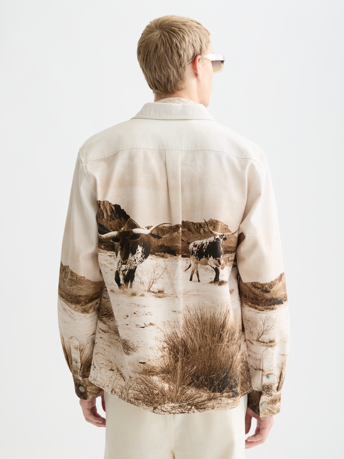 Scenery overshirt from Scotch & Soda, a stylish jacket with scenic print, front button closure, and relaxed fit.
