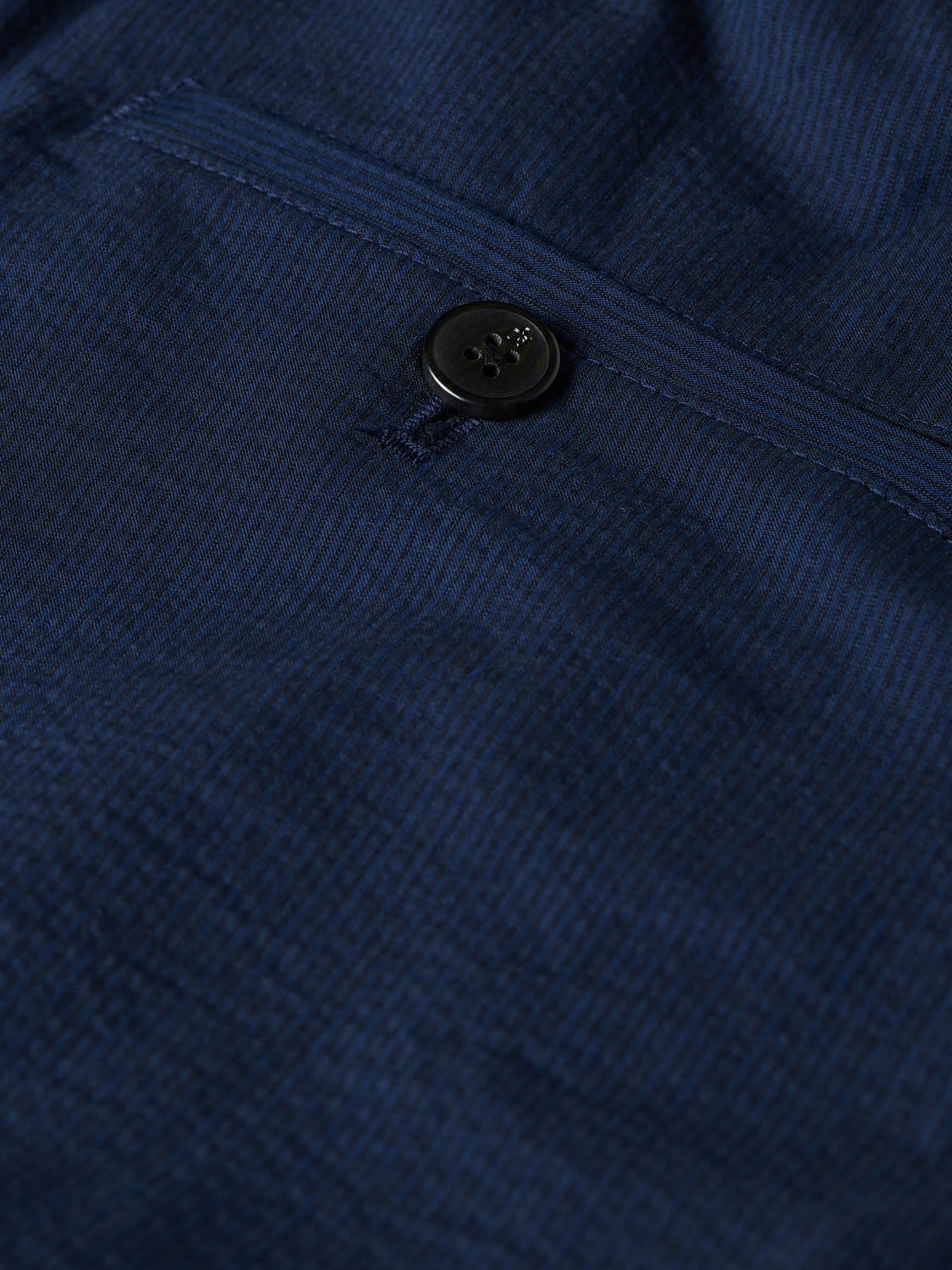 SCOTCH & SODA Warren seersucker joggers, lightweight pants with a relaxed fit and seersucker fabric, shown in a stylish blue pattern.