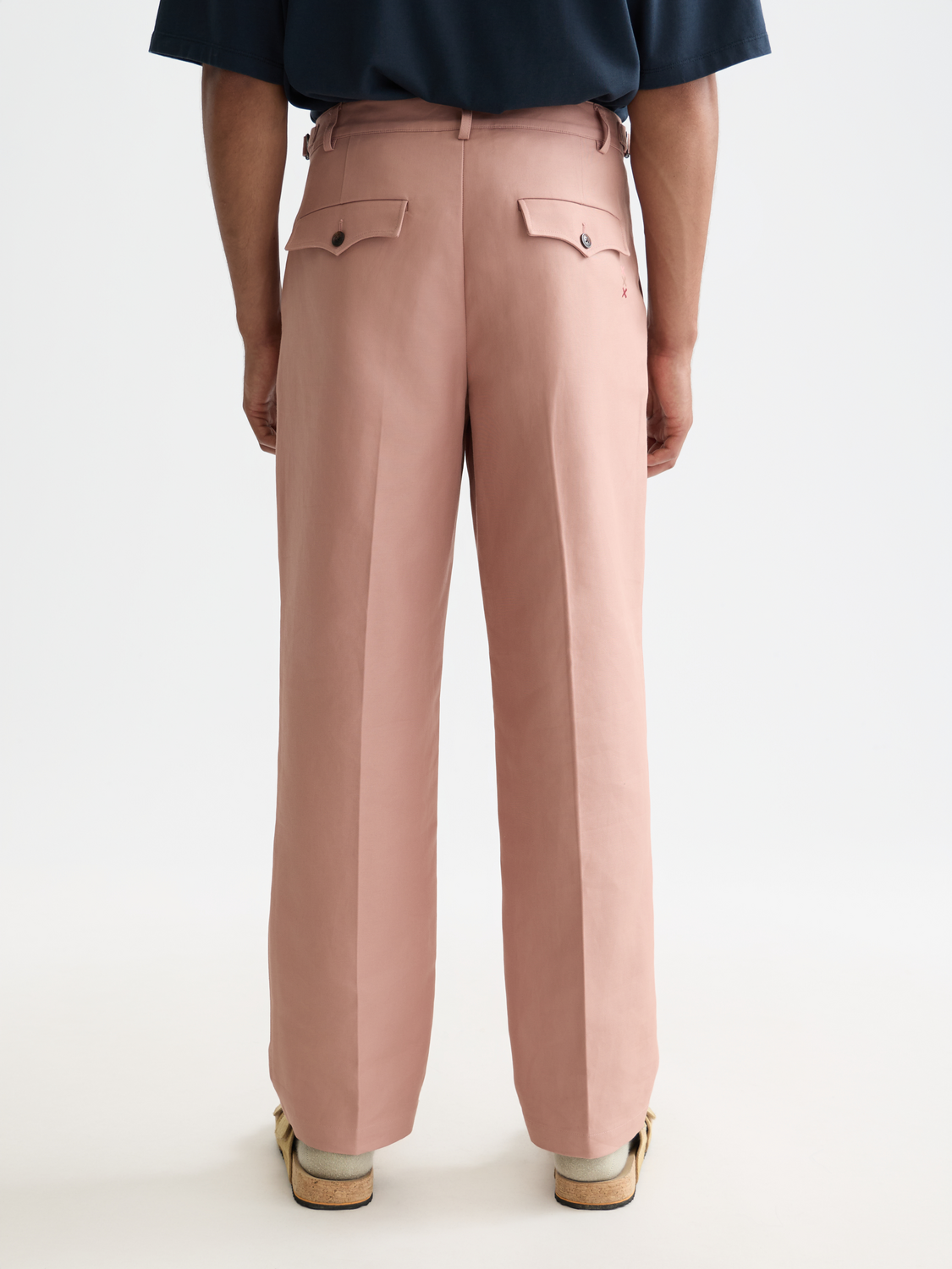 SCOTCH & SODA Otis straight-fit chinos pants in dark denim, back view showing tailored fit and classic pocket details.