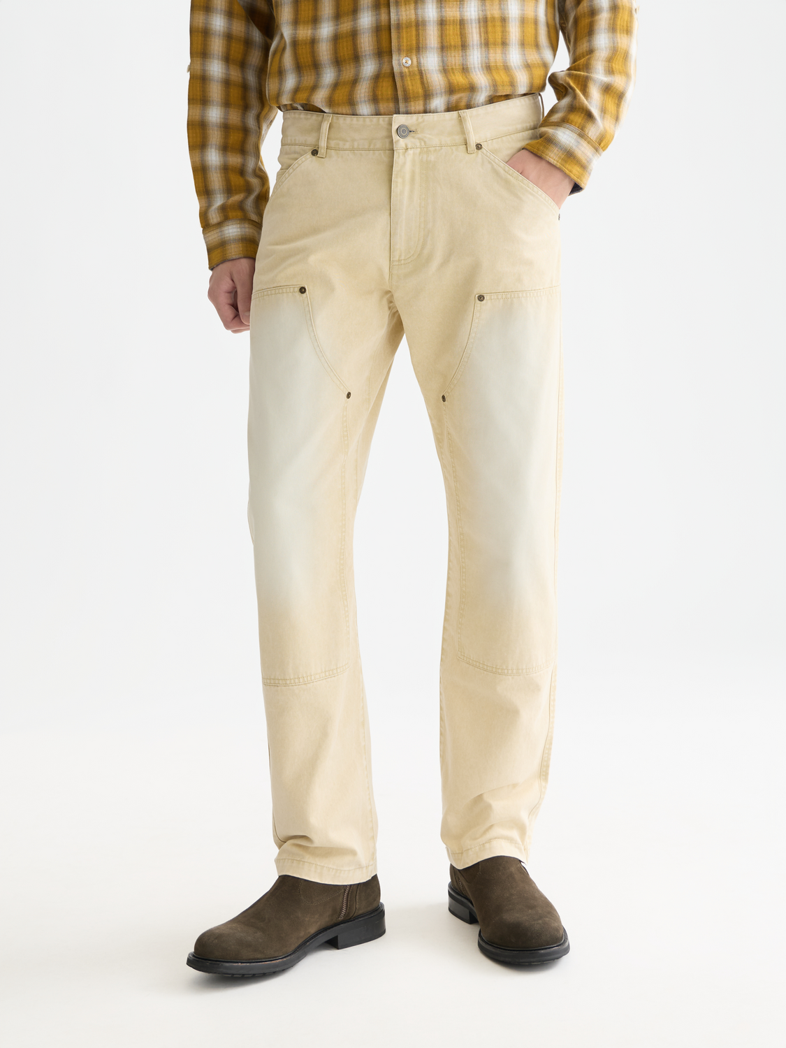 SCOTCH & SODA Zee straight-fit pants in dark fabric, showing front view with tailored design and clean lines.