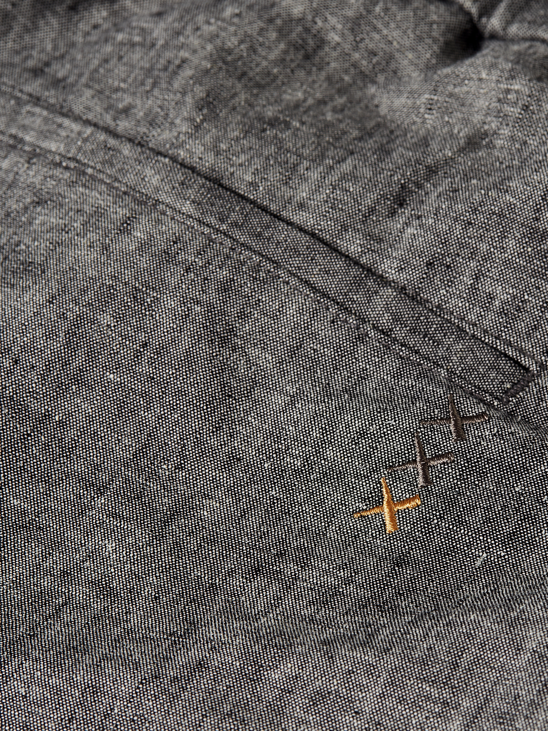 SCOTCH & SODA tailored shorts in beige fabric, featuring a slim fit and side pockets, perfect for casual summer wear.