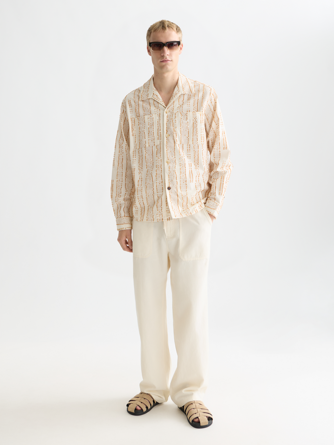 Long sleeve Scotch & Soda jacquard structured shirt with detailed pattern and tailored fit, displayed on a neutral background.