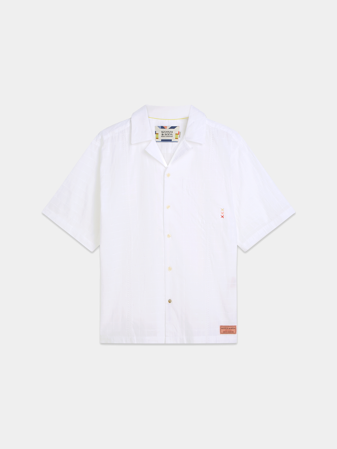 Embroidered short-sleeved shirt from Scotch & Soda with detailed floral embroidery on a casual men's S/S shirt.
