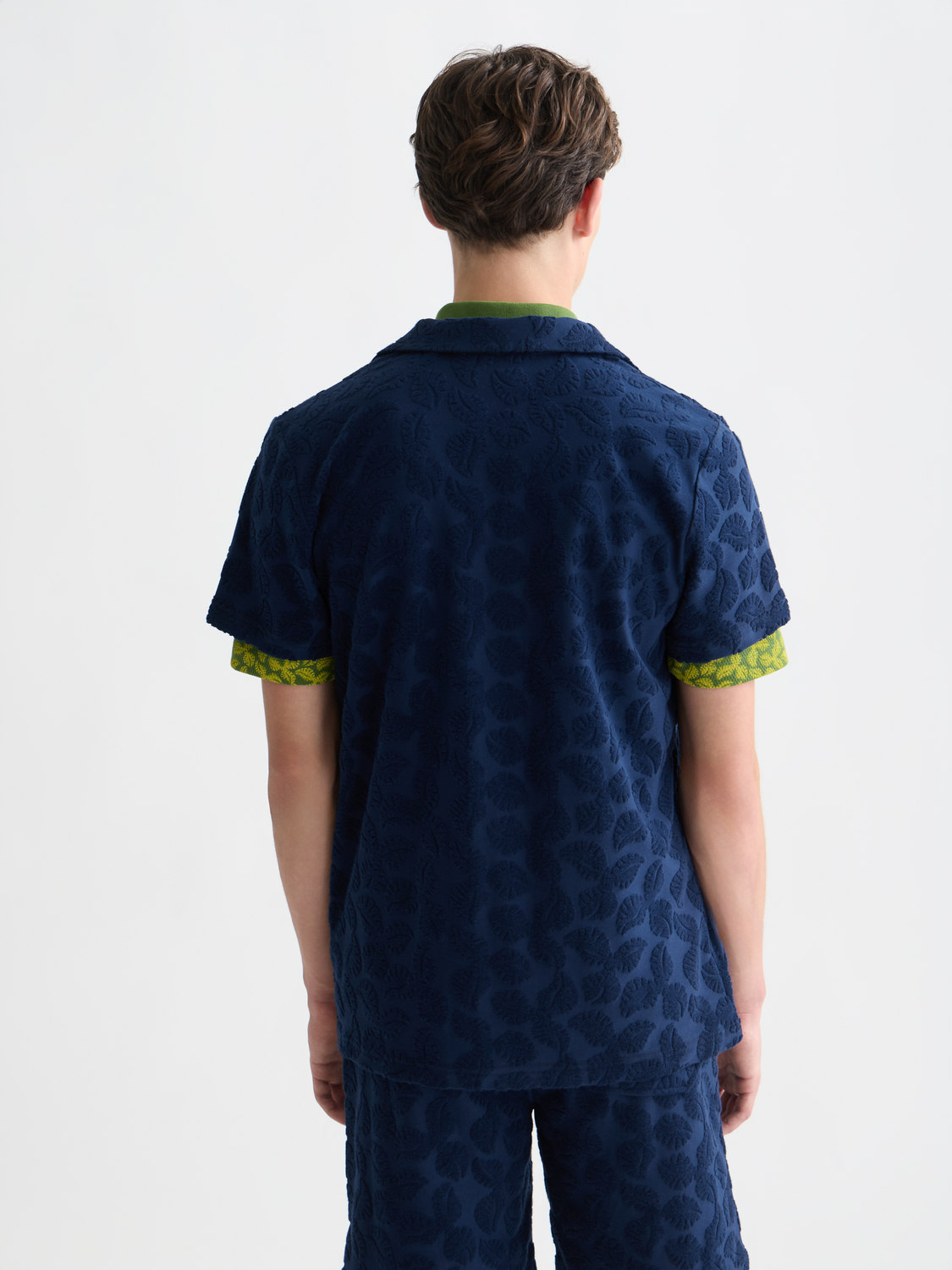 Scotch & Soda terry jacquard short-sleeved shirt with textured pattern, lightweight fabric, and classic fit.