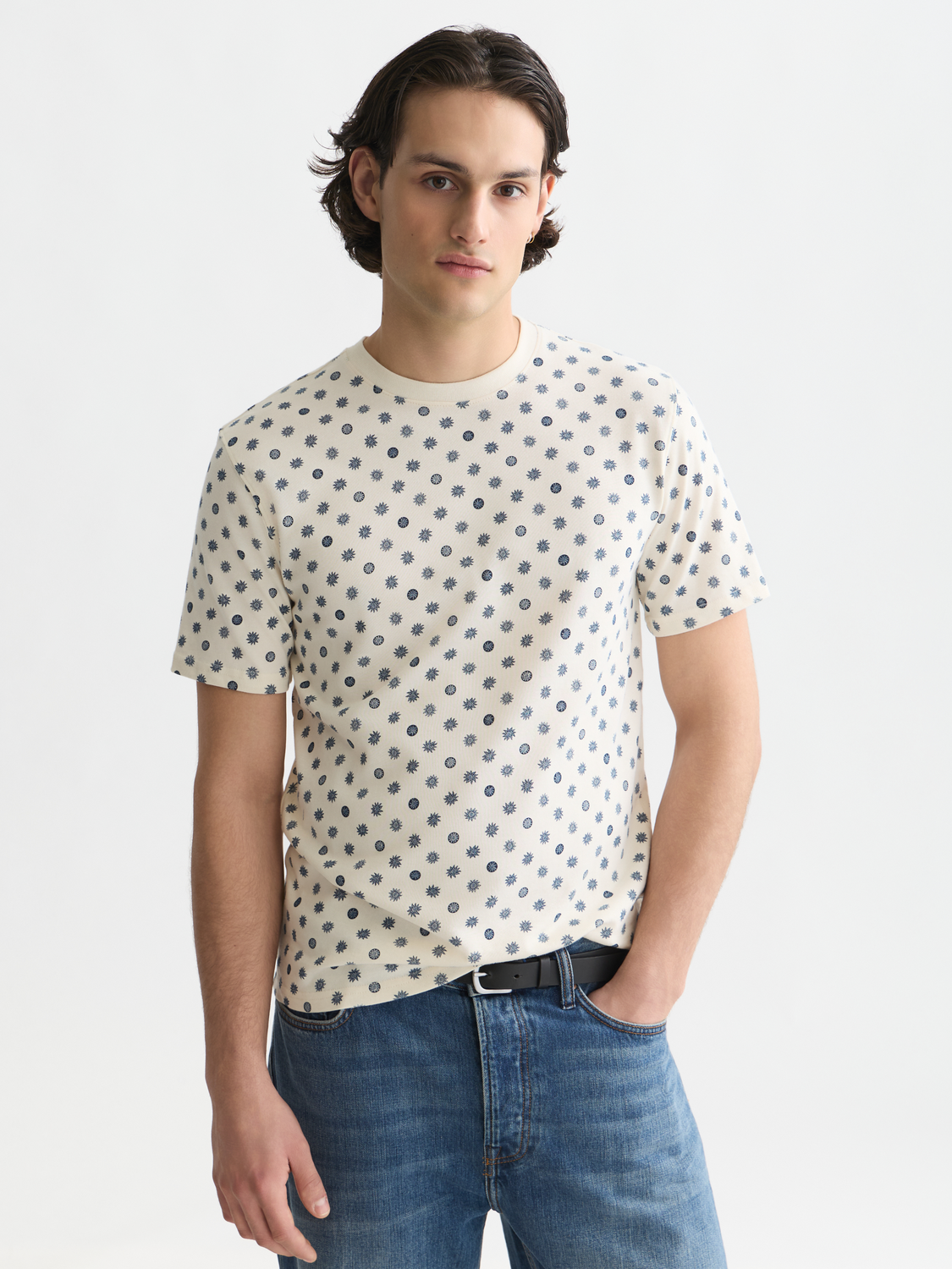 Printed Scotch & Soda short sleeve T-shirt with colorful graphic design on front, casual men's summer tee.
