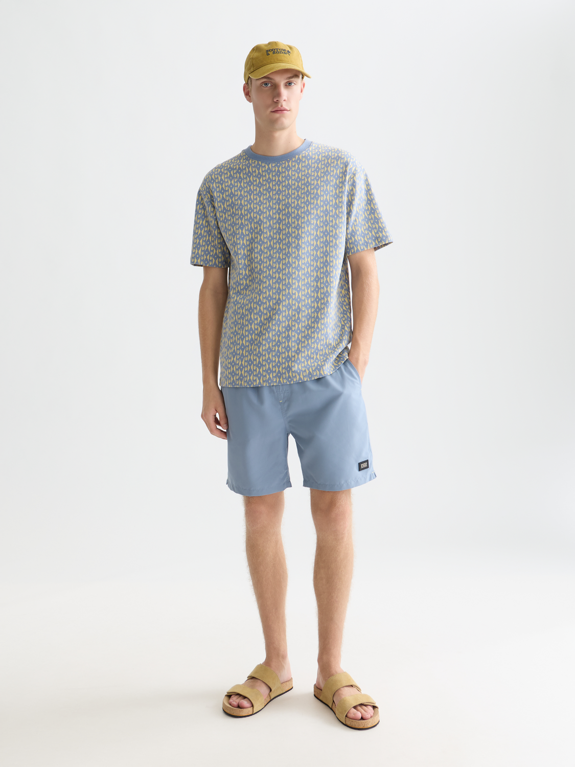 SCOTCH & SODA jacquard short-sleeve t-shirt with intricate woven pattern, shown in a front view.