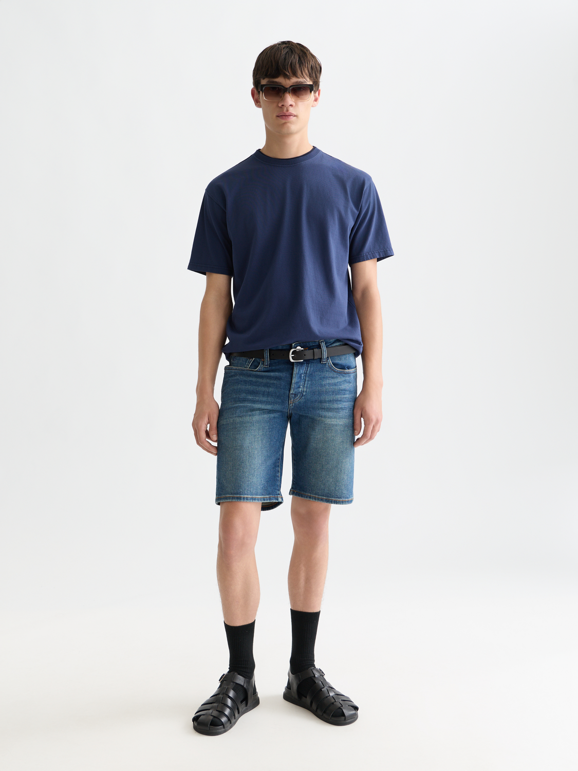 Scotch & Soda Ralston denim shorts, light wash casual denim shorts with frayed hem and five-pocket design, front view.
