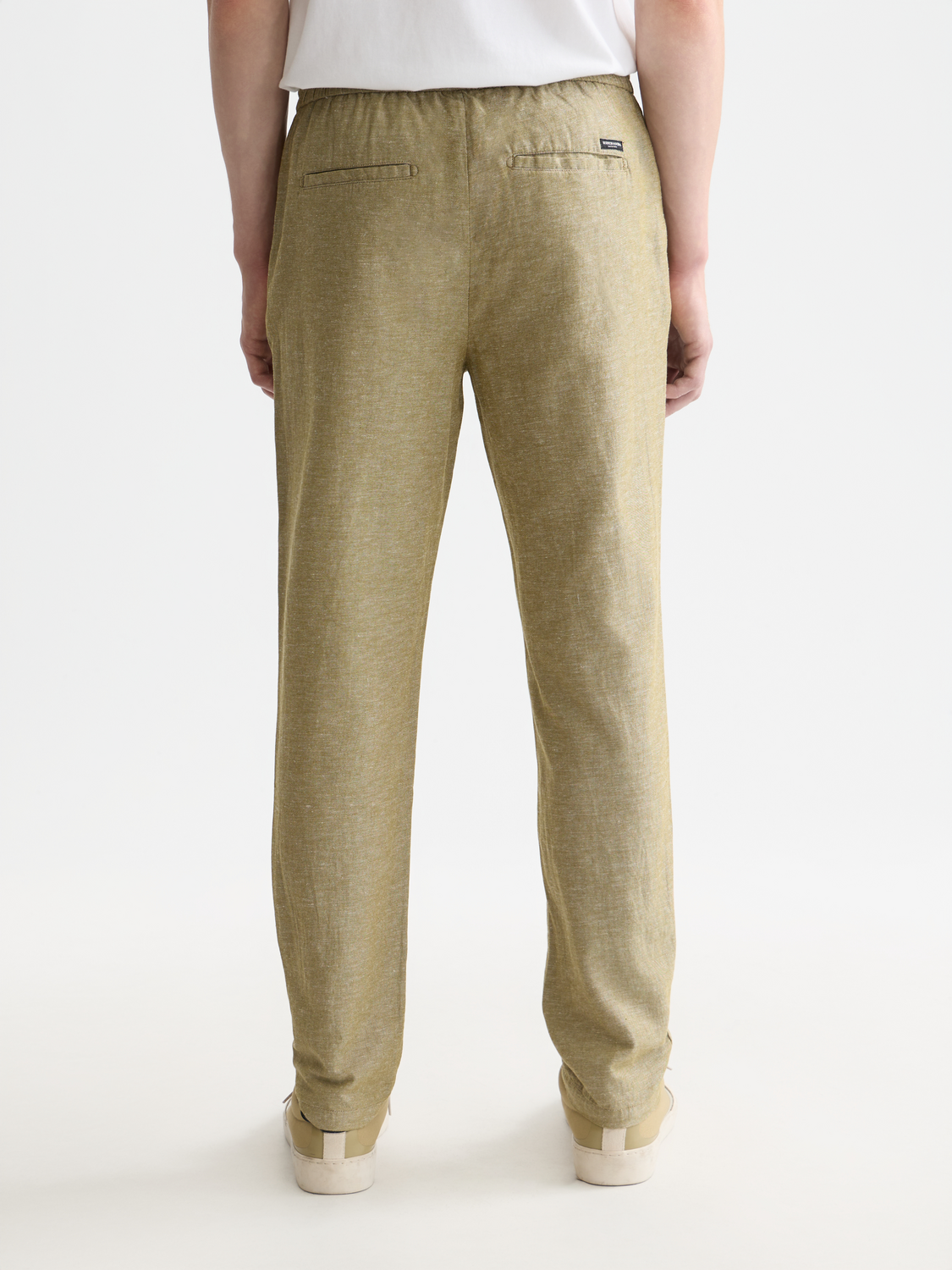 SCOTCH & SODA Warren joggers, men's casual pants in dark fabric with back pockets, stylish and comfortable for everyday wear.