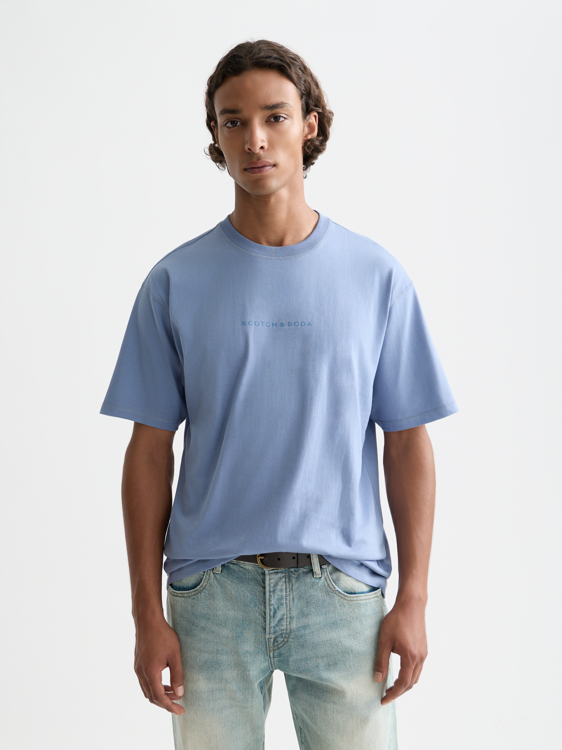 Scarlet logo T-shirt from Scotch & Soda featuring a front graphic design, short sleeves, and a casual fit.