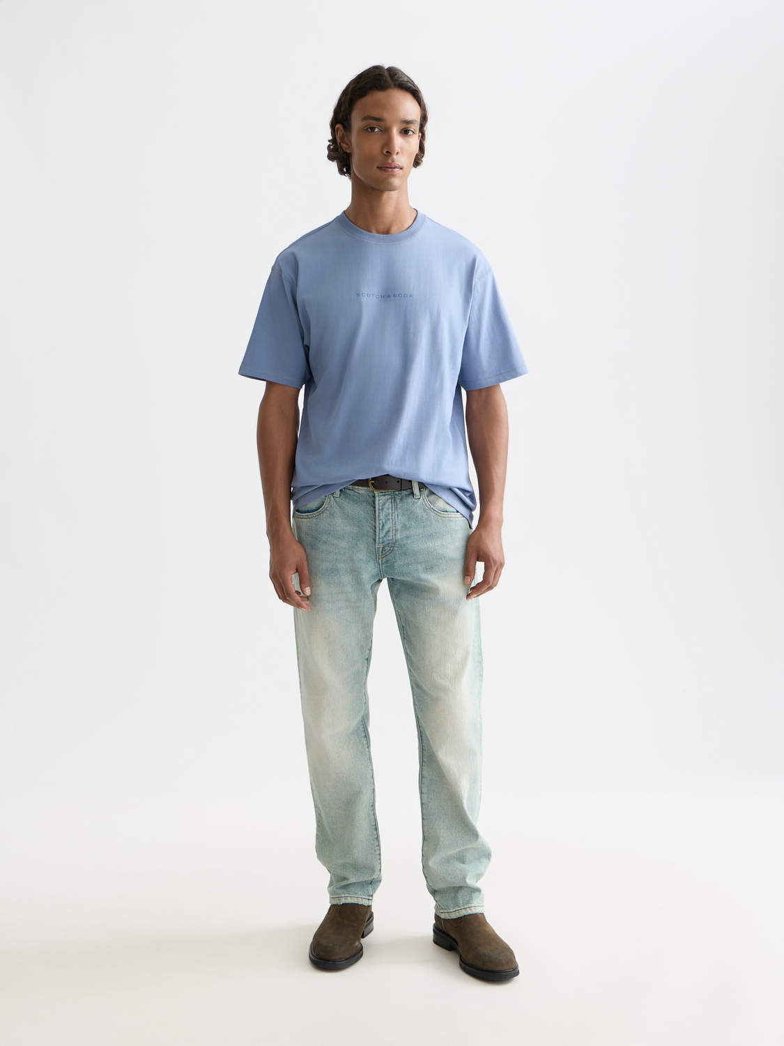 SCOTCH & SODA logo t-shirt, short sleeve tee with graphic logo design, casual men's fashion top, front view.