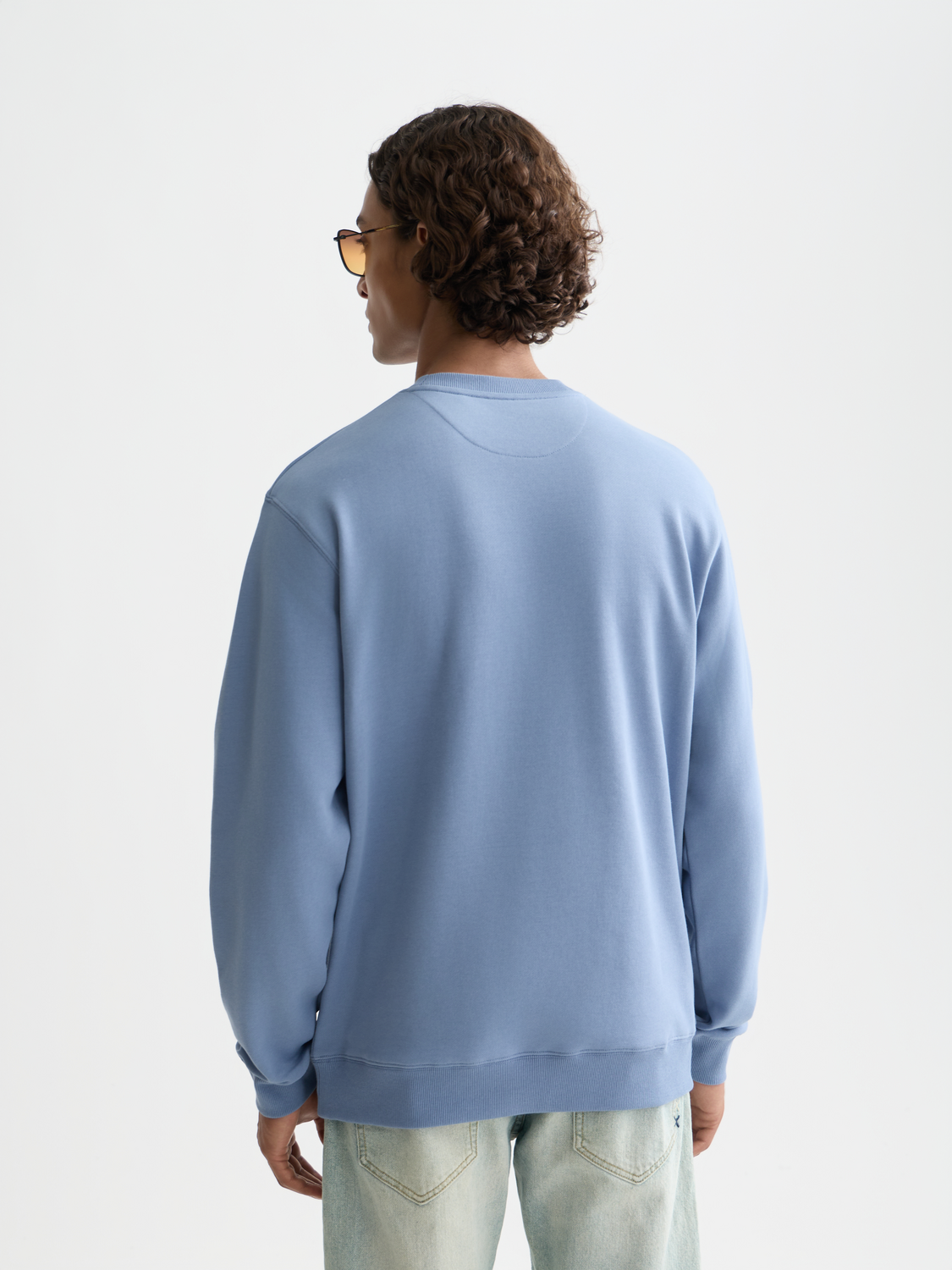 Black Scotch & Soda logo sweatshirt, casual sweat with front logo design and ribbed cuffs, cozy and stylish for everyday wear.