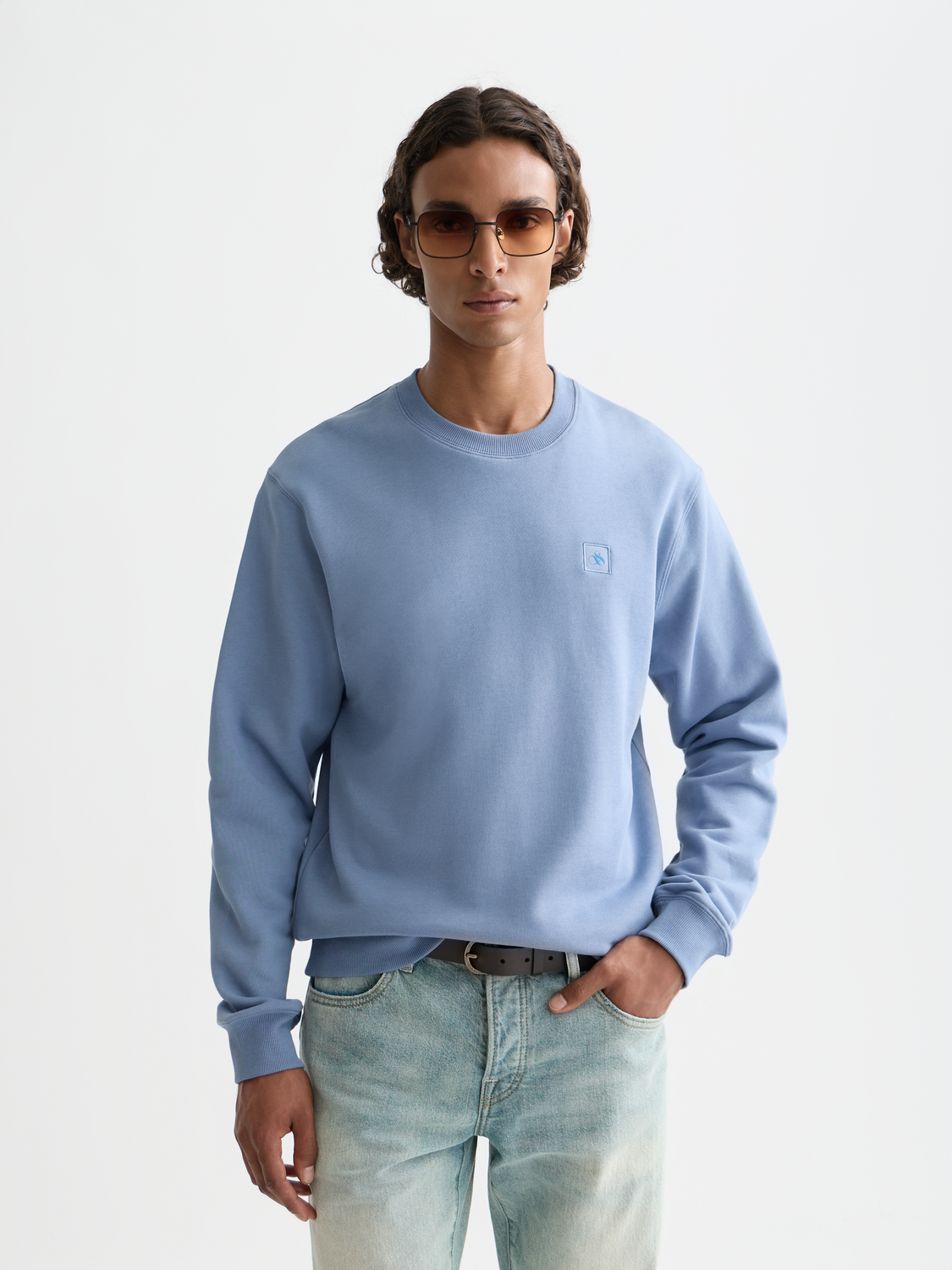 Scotch & Soda logo sweatshirt, navy blue sweatshirts with front logo print, casual and comfortable clothing for everyday wear