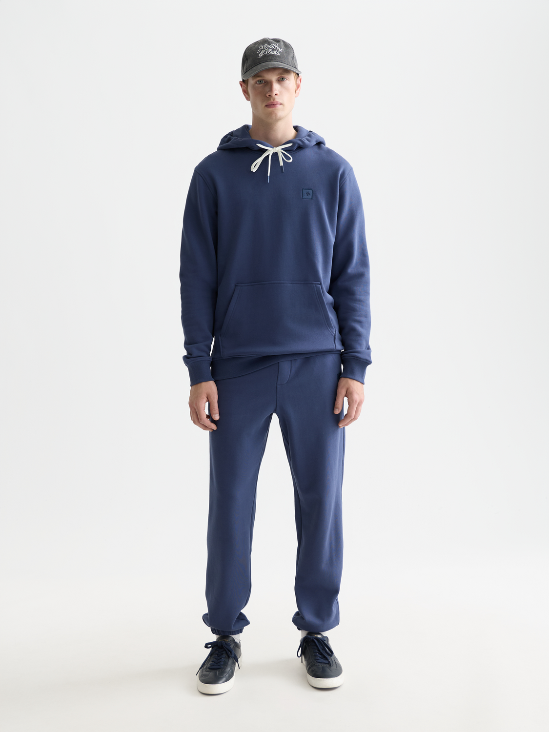 SCOTCH & SODA logo hoodie, navy blue sweats with front logo design, casual streetwear style, soft cotton fabric.