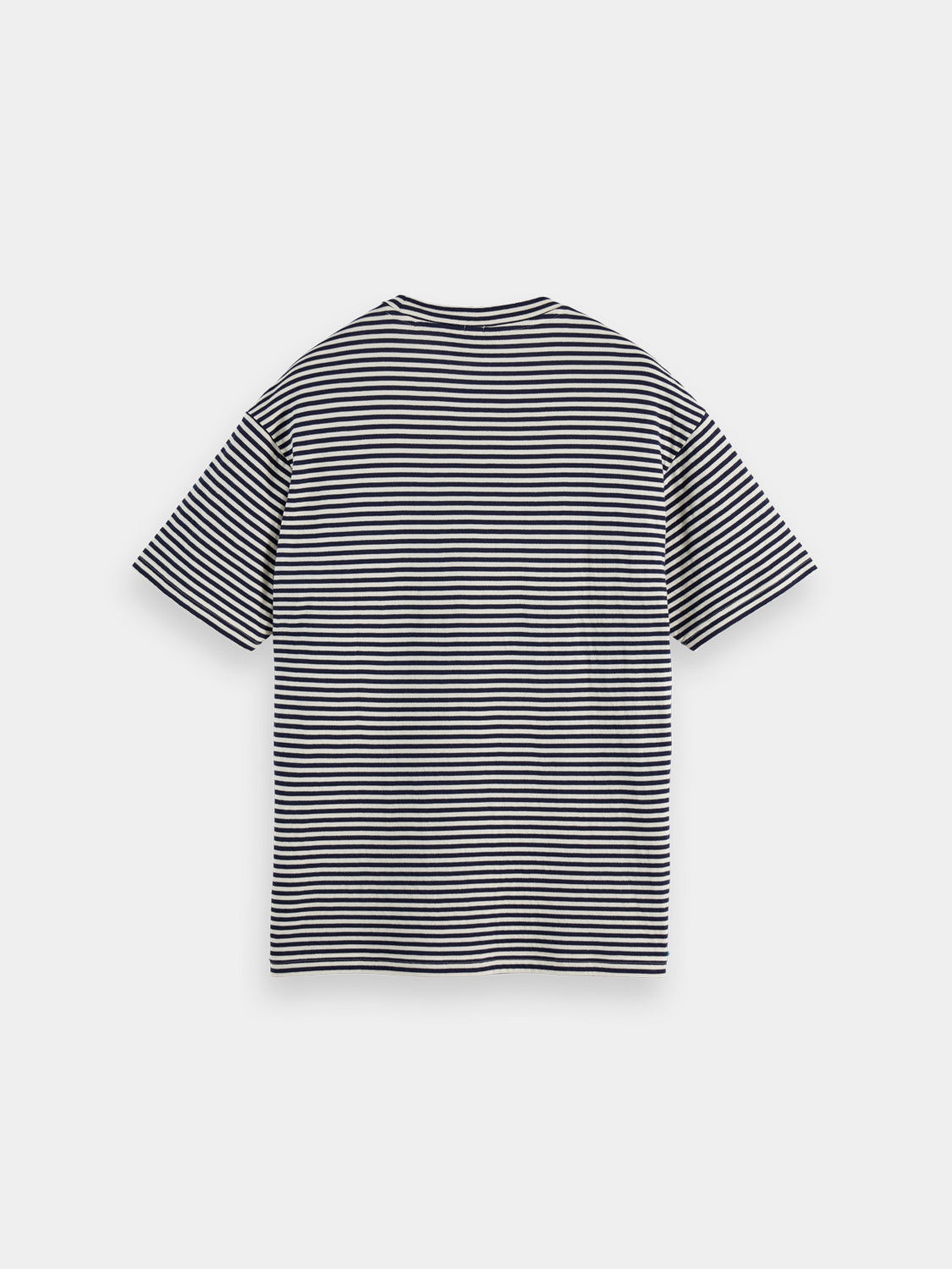 Double face pocket Scotch & Soda short sleeve t-shirt with front pockets, made from soft fabric, in a casual, stylish design.