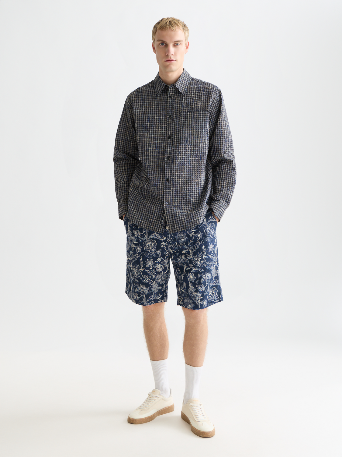 Long-sleeve Scotch & Soda seersucker micro-check shirt with a button-down collar and classic fit, displayed on a neutral background.