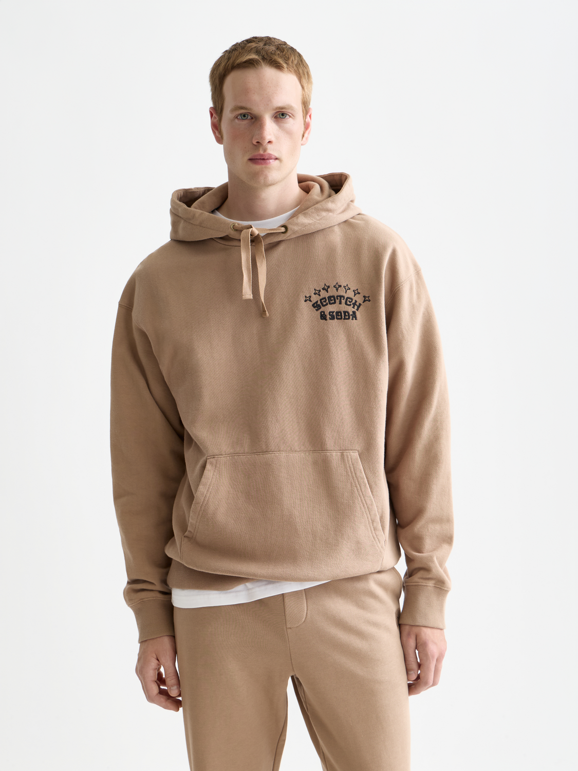 Embroidered hoodie from Scotch & Soda, casual sweats with detailed front embroidery, in soft fabric with a relaxed fit.